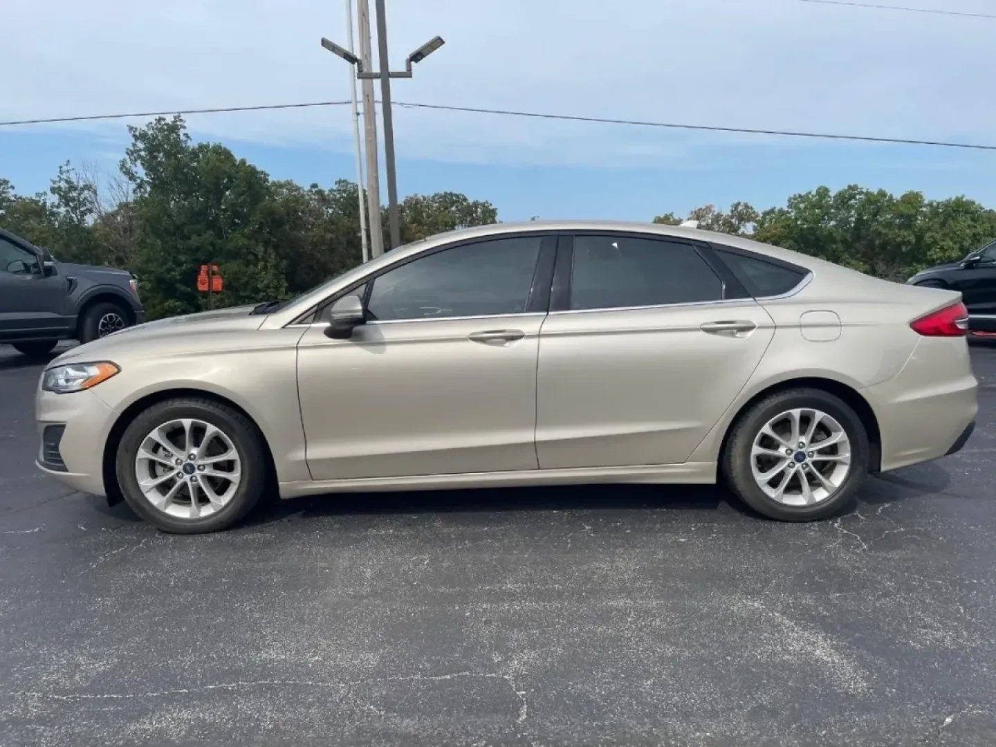 2019 /Ebony Ford Fusion SE (3FA6P0HD3KR) with an Other engine, located at 12836 Highway 21, De Soto, MO, 63020, (636) 337-7777, 38.151867, -90.575615 - **Discover Your New Lifestyle with the 2019 Ford Fusion SE at Pettus Ford De Soto!**<br /> <br /> Are you searching for a stylish and reliable vehicle that perfectly balances comfort, efficiency, and technology? Look no further than this stunning 2019 Ford Fusion SE, available at Pettus Ford De Soto - Photo#1