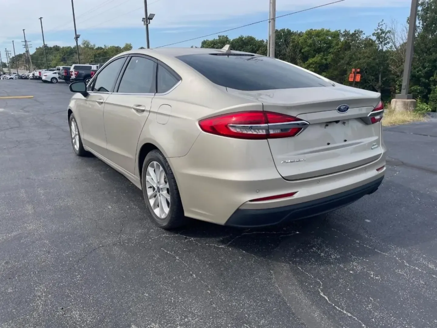 2019 /Ebony Ford Fusion SE (3FA6P0HD3KR) with an Other engine, located at 12836 Highway 21, De Soto, MO, 63020, (636) 337-7777, 38.151867, -90.575615 - **Discover Your New Lifestyle with the 2019 Ford Fusion SE at Pettus Ford De Soto!**<br /> <br /> Are you searching for a stylish and reliable vehicle that perfectly balances comfort, efficiency, and technology? Look no further than this stunning 2019 Ford Fusion SE, available at Pettus Ford De Soto - Photo#2