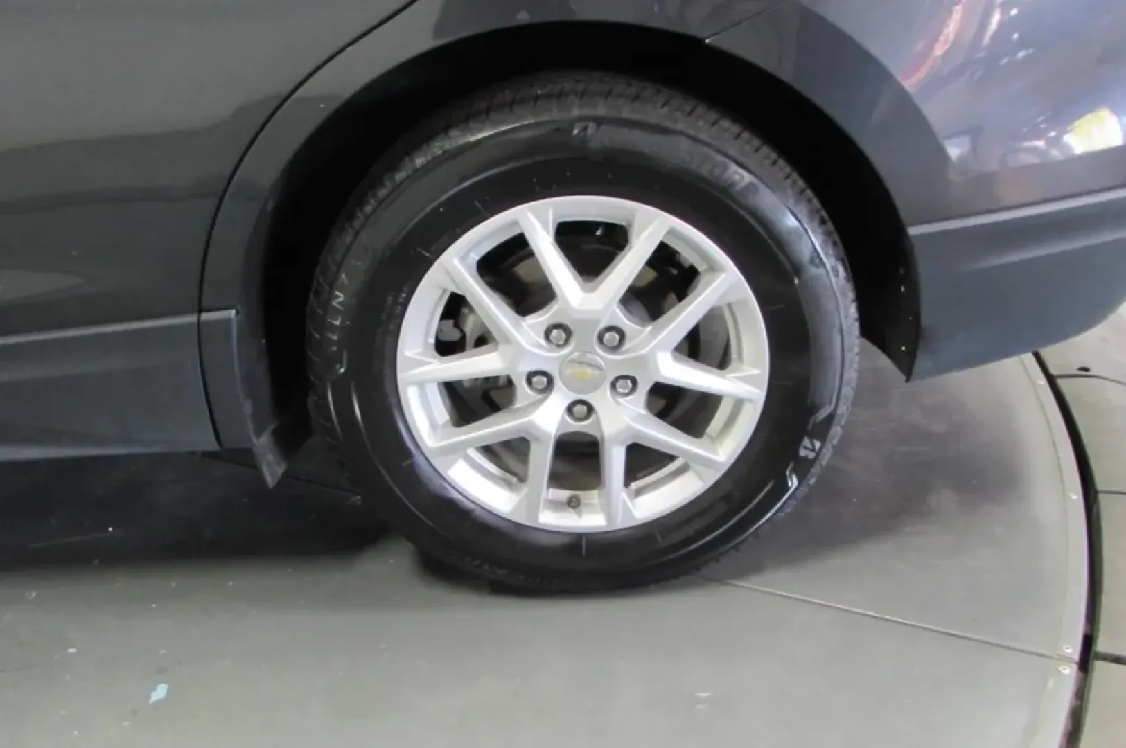 2023 /Gray Chevrolet Equinox LT (3GNAXUEG1PS) with an Other engine, Automatic transmission, located at 12836 Highway 21, De Soto, MO, 63020, (636) 337-7777, 38.151867, -90.575615 - **Discover the Perfect SUV for Your Family Adventures: 2023 Chevrolet Equinox LT at Pettus Ford De Soto**<br /> <br /> Are you looking for a versatile and reliable vehicle that can keep up with your active lifestyle? The 2023 Chevrolet Equinox LT is the ultimate SUV for growing families, outdoor ent - Photo#9