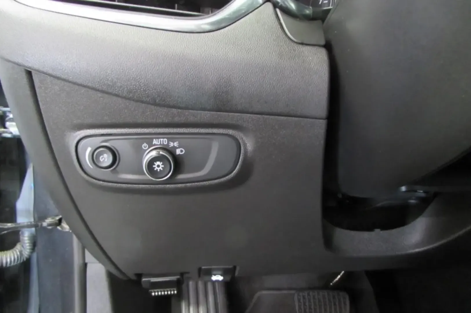2023 /Gray Chevrolet Equinox LT (3GNAXUEG1PS) with an Other engine, Automatic transmission, located at 12836 Highway 21, De Soto, MO, 63020, (636) 337-7777, 38.151867, -90.575615 - **Discover the Perfect SUV for Your Family Adventures: 2023 Chevrolet Equinox LT at Pettus Ford De Soto**<br /> <br /> Are you looking for a versatile and reliable vehicle that can keep up with your active lifestyle? The 2023 Chevrolet Equinox LT is the ultimate SUV for growing families, outdoor ent - Photo#12