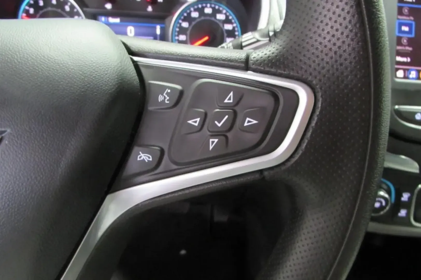 2023 /Gray Chevrolet Equinox LT (3GNAXUEG1PS) with an Other engine, Automatic transmission, located at 12836 Highway 21, De Soto, MO, 63020, (636) 337-7777, 38.151867, -90.575615 - **Discover the Perfect SUV for Your Family Adventures: 2023 Chevrolet Equinox LT at Pettus Ford De Soto**<br /> <br /> Are you looking for a versatile and reliable vehicle that can keep up with your active lifestyle? The 2023 Chevrolet Equinox LT is the ultimate SUV for growing families, outdoor ent - Photo#15