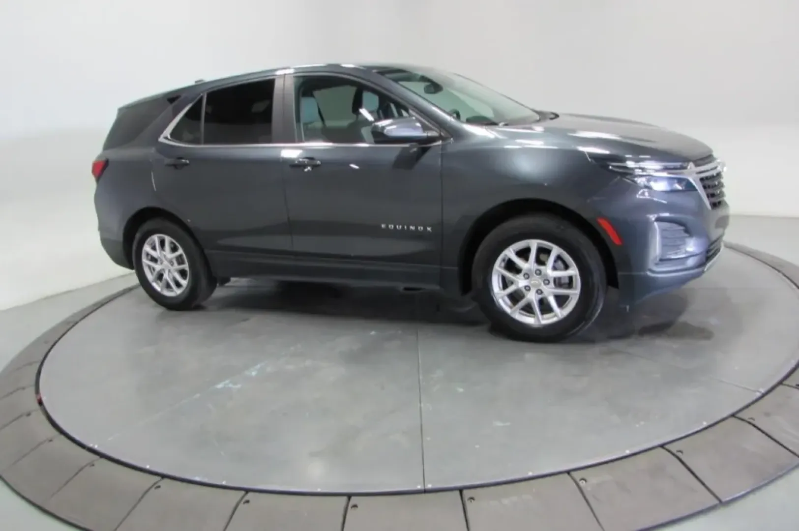 2023 /Gray Chevrolet Equinox LT (3GNAXUEG1PS) with an Other engine, Automatic transmission, located at 12836 Highway 21, De Soto, MO, 63020, (636) 337-7777, 38.151867, -90.575615 - **Discover the Perfect SUV for Your Family Adventures: 2023 Chevrolet Equinox LT at Pettus Ford De Soto**<br /> <br /> Are you looking for a versatile and reliable vehicle that can keep up with your active lifestyle? The 2023 Chevrolet Equinox LT is the ultimate SUV for growing families, outdoor ent - Photo#3