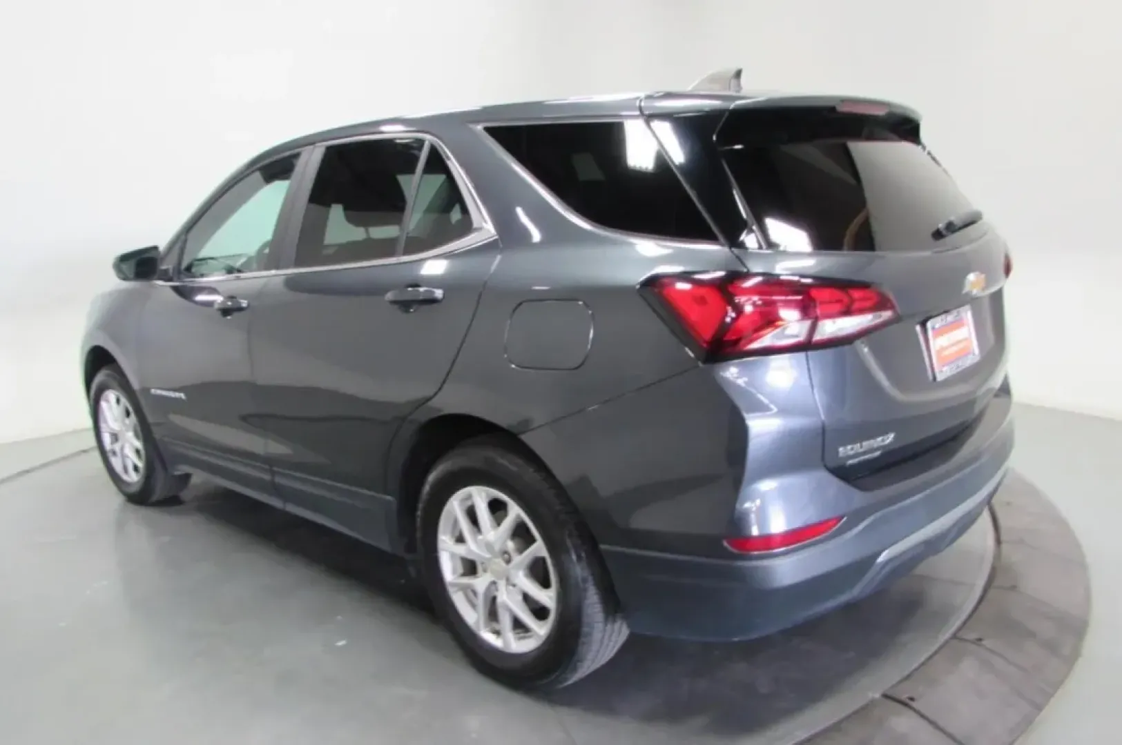 2023 /Gray Chevrolet Equinox LT (3GNAXUEG1PS) with an Other engine, Automatic transmission, located at 12836 Highway 21, De Soto, MO, 63020, (636) 337-7777, 38.151867, -90.575615 - **Discover the Perfect SUV for Your Family Adventures: 2023 Chevrolet Equinox LT at Pettus Ford De Soto**<br /> <br /> Are you looking for a versatile and reliable vehicle that can keep up with your active lifestyle? The 2023 Chevrolet Equinox LT is the ultimate SUV for growing families, outdoor ent - Photo#5