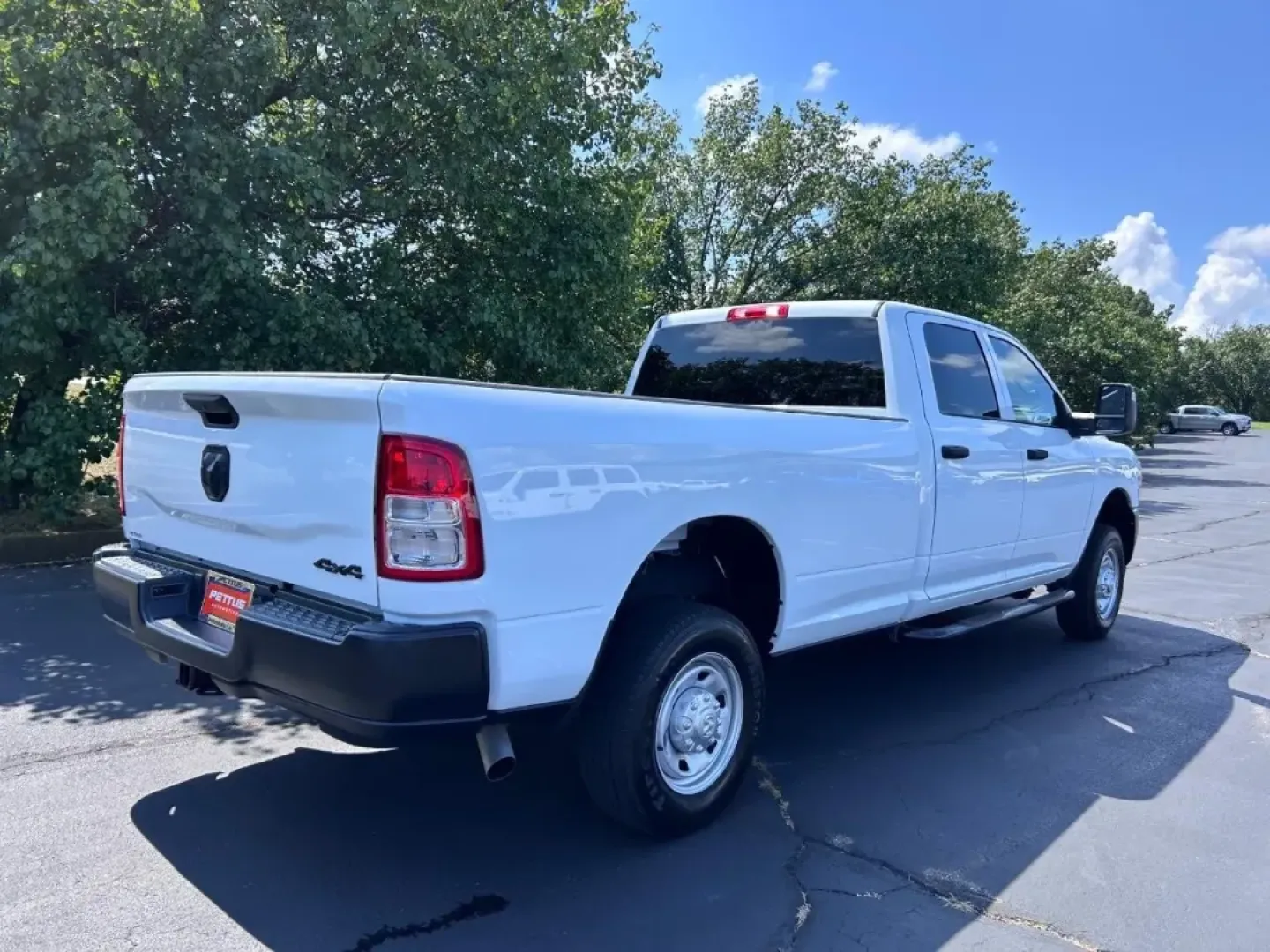 2024 /Diesel Gray/Black Leather Ram 2500 Tradesman (3C6UR5HJ9RG) with an 6.4L V8 Heavy Duty HEMI MDS engine, located at 970 Woodlawn Dr., Farmington, MO, 63640, (573) 431-7800, 37.825642, -90.468674 - Are you ready to elevate your adventures and embrace the rugged outdoors? The 2024 Ram 2500 Tradesman, available now at Pettus CDJR Farmington, is not just a truck-it's your ticket to a lifestyle of exploration and capability. With its powerful 6.4L V8 Heavy Duty HEMI engine, this beast offers the p - Photo#2