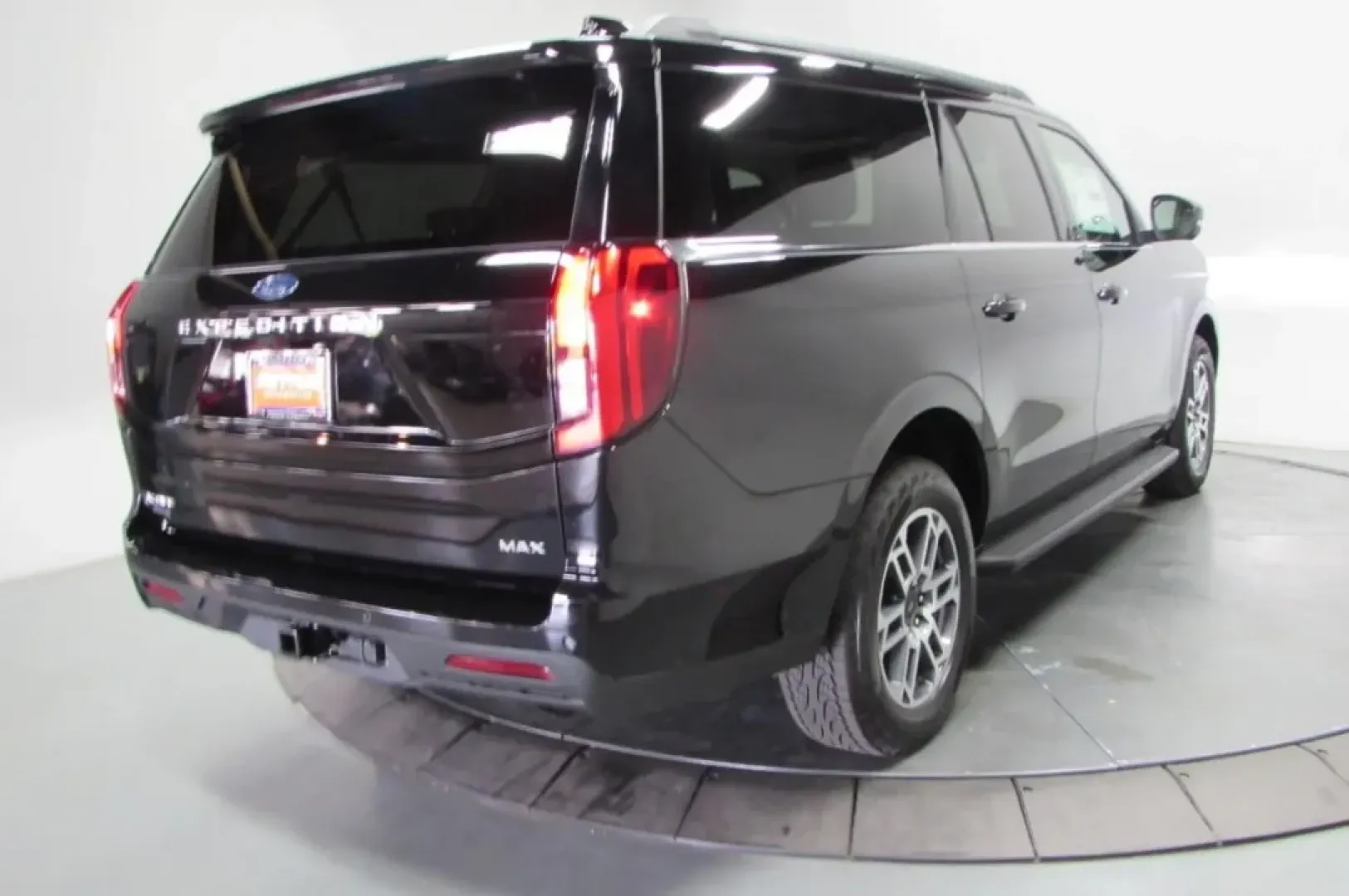 2025 Ford Expedition Max (1FMJK1J84SE) with an 3.5L EcoBoost V6 engine, Automatic transmission, located at 12836 Highway 21, De Soto, MO, 63020, (636) 337-7777, 38.151867, -90.575615 - **Adventure Awaits: Discover the 2025 Ford Expedition Max at Pettus Ford De Soto!**<br /> <br /> If you're seeking the perfect vehicle for family road trips, weekend getaways, or navigating your daily commute with style and comfort, look no further than the 2025 Ford Expedition Max. This spacious an - Photo#7