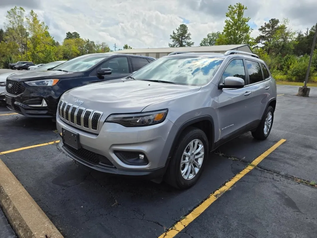 2019 Jeep Cherokee 4WD Latitude