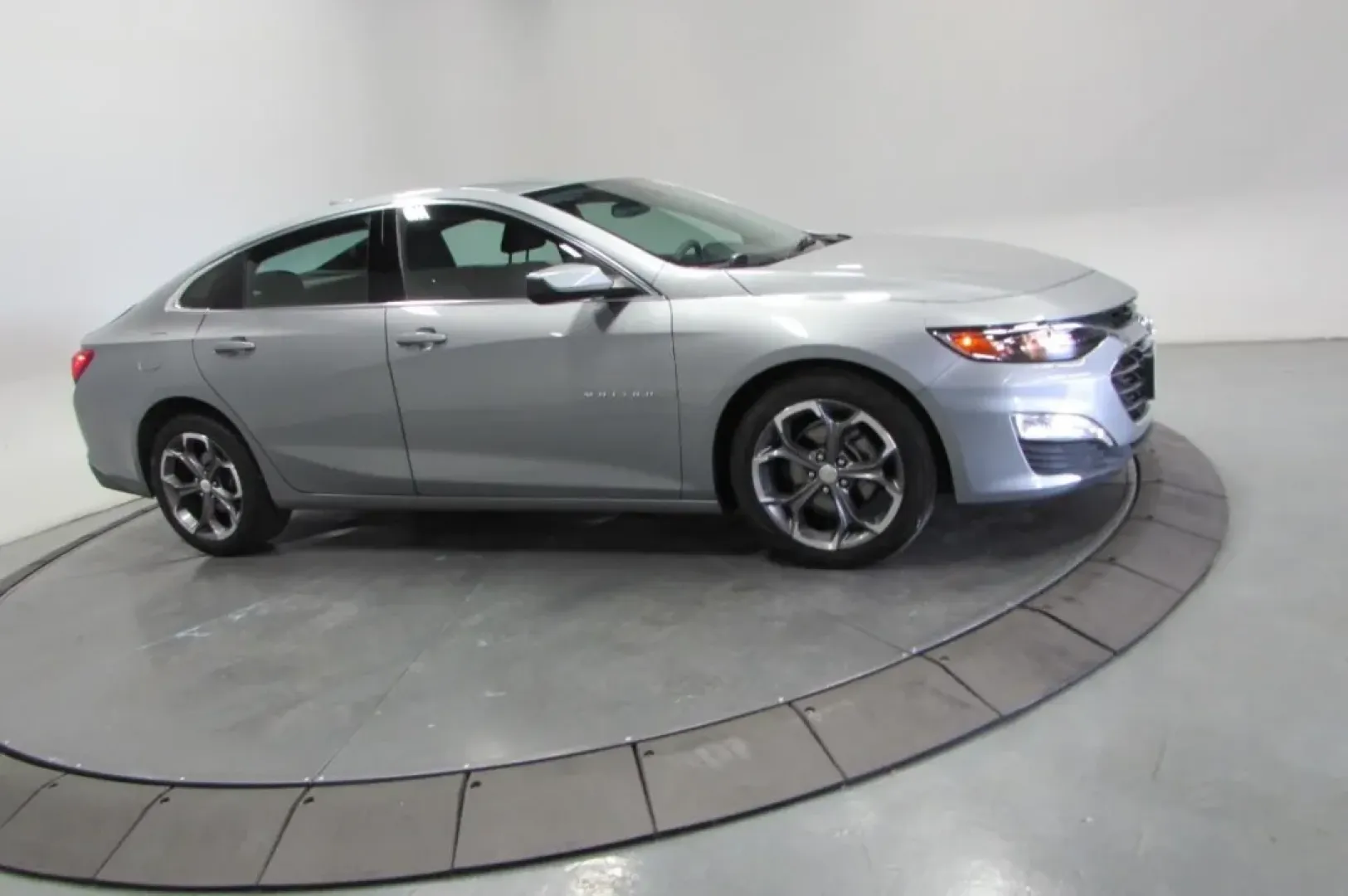 2024 /Black Chevrolet Malibu LT 1LT (1G1ZD5ST3RF) with an Other engine, Automatic transmission, located at 12830 Highway 21, De Soto, MO, 63020, (636) 337-7777, 38.153099, -90.573624 - **Elevate Your Commute with the 2024 Chevrolet Malibu LT A Perfect Blend of Comfort and Style!**<br /> <br /> If you're seeking an affordable used car that seamlessly marries style, efficiency, and the latest tech, look no further than this stunning 2024 Chevrolet Malibu LT. Ideal for budget-consci - Photo#3