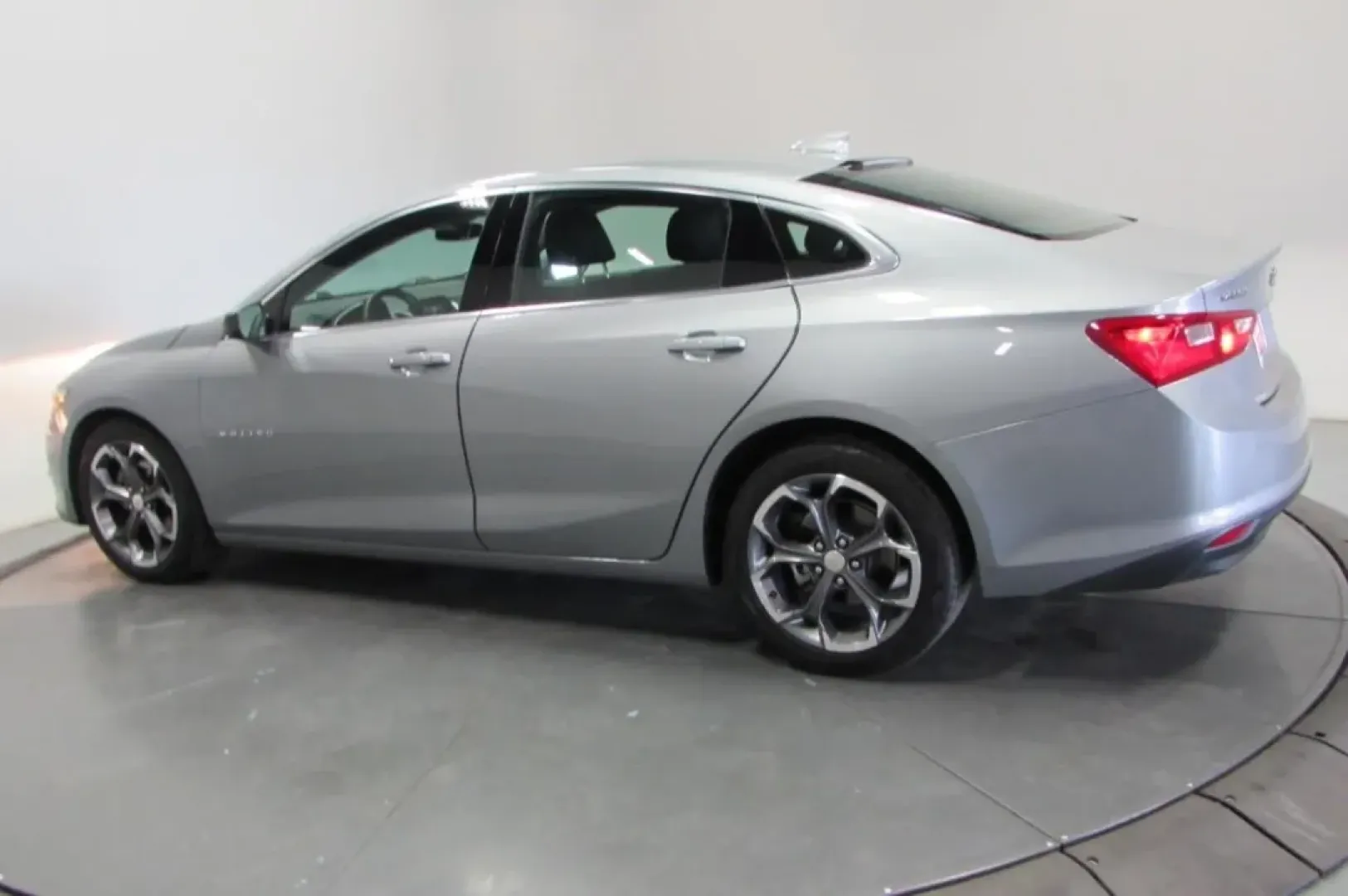 2024 /Black Chevrolet Malibu LT 1LT (1G1ZD5ST3RF) with an Other engine, Automatic transmission, located at 12830 Highway 21, De Soto, MO, 63020, (636) 337-7777, 38.153099, -90.573624 - **Elevate Your Commute with the 2024 Chevrolet Malibu LT A Perfect Blend of Comfort and Style!**<br /> <br /> If you're seeking an affordable used car that seamlessly marries style, efficiency, and the latest tech, look no further than this stunning 2024 Chevrolet Malibu LT. Ideal for budget-consci - Photo#4
