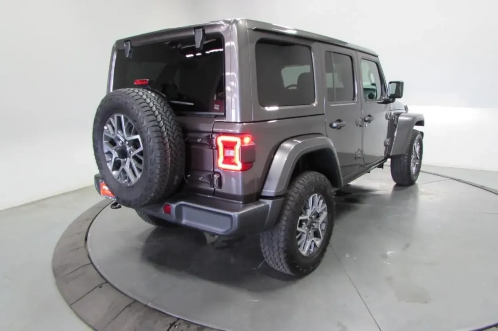 2025 /Black Jeep Wrangler Sahara (1C4PJXENXSW) with an Other engine, Automatic transmission, located at 12830 Highway 21, De Soto, MO, 63020, (636) 337-7777, 38.153099, -90.573624 - Are you ready to elevate your weekend adventures and daily commutes? Look no further than this stunning 2025 Jeep Wrangler Sahara, available now at Pettus CDJR DeSoto. Perfectly designed for those who crave off-road escapades and a rugged lifestyle, this versatile SUV is your ticket to unforgettable - Photo#7
