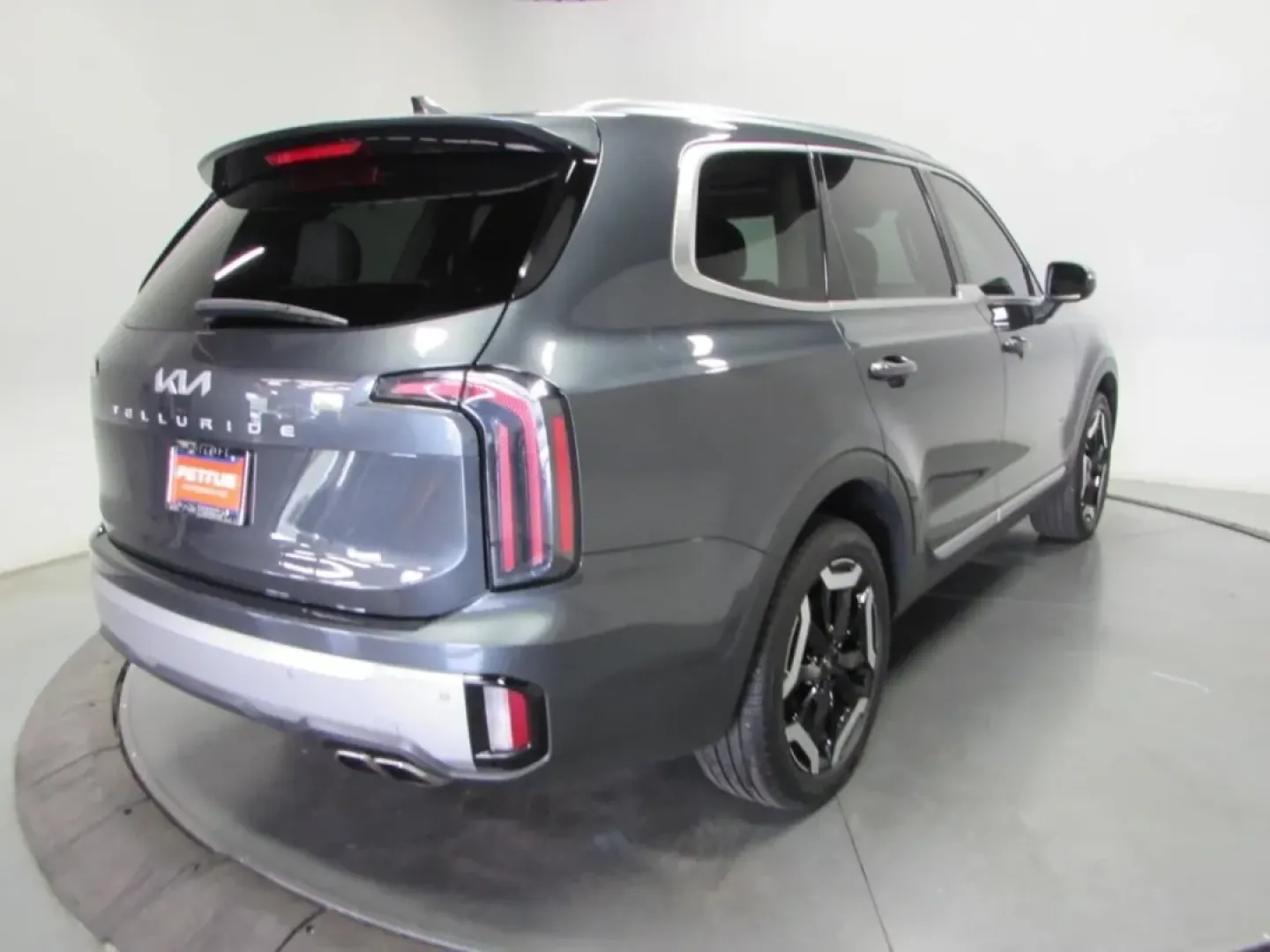 2023 /Gray Kia Telluride EX (5XYP34GC6PG) with an Other engine, Automatic transmission, located at 12836 Highway 21, De Soto, MO, 63020, (636) 337-7777, 38.151867, -90.575615 - **Experience the Perfect Blend of Family Comfort and Adventure with the 2023 Kia Telluride EX!**<br /> <br /> Are you searching for a vehicle that seamlessly combines family-friendly features with the thrill of weekend adventures? Look no further! The 2023 Kia Telluride EX is designed for those who - Photo#7