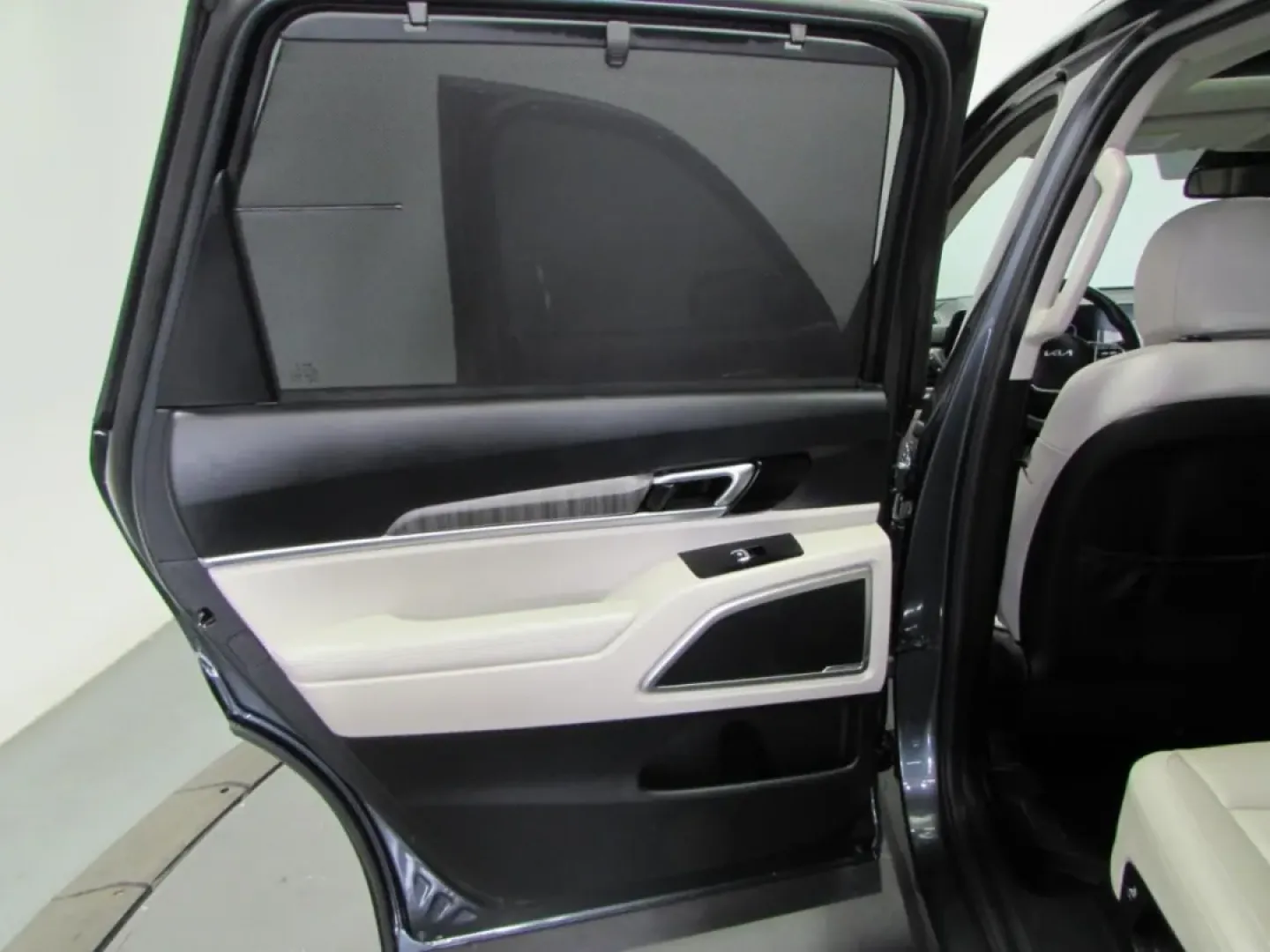2023 /Gray Kia Telluride EX (5XYP34GC6PG) with an Other engine, Automatic transmission, located at 12836 Highway 21, De Soto, MO, 63020, (636) 337-7777, 38.151867, -90.575615 - **Experience the Perfect Blend of Family Comfort and Adventure with the 2023 Kia Telluride EX!**<br /> <br /> Are you searching for a vehicle that seamlessly combines family-friendly features with the thrill of weekend adventures? Look no further! The 2023 Kia Telluride EX is designed for those who - Photo#23