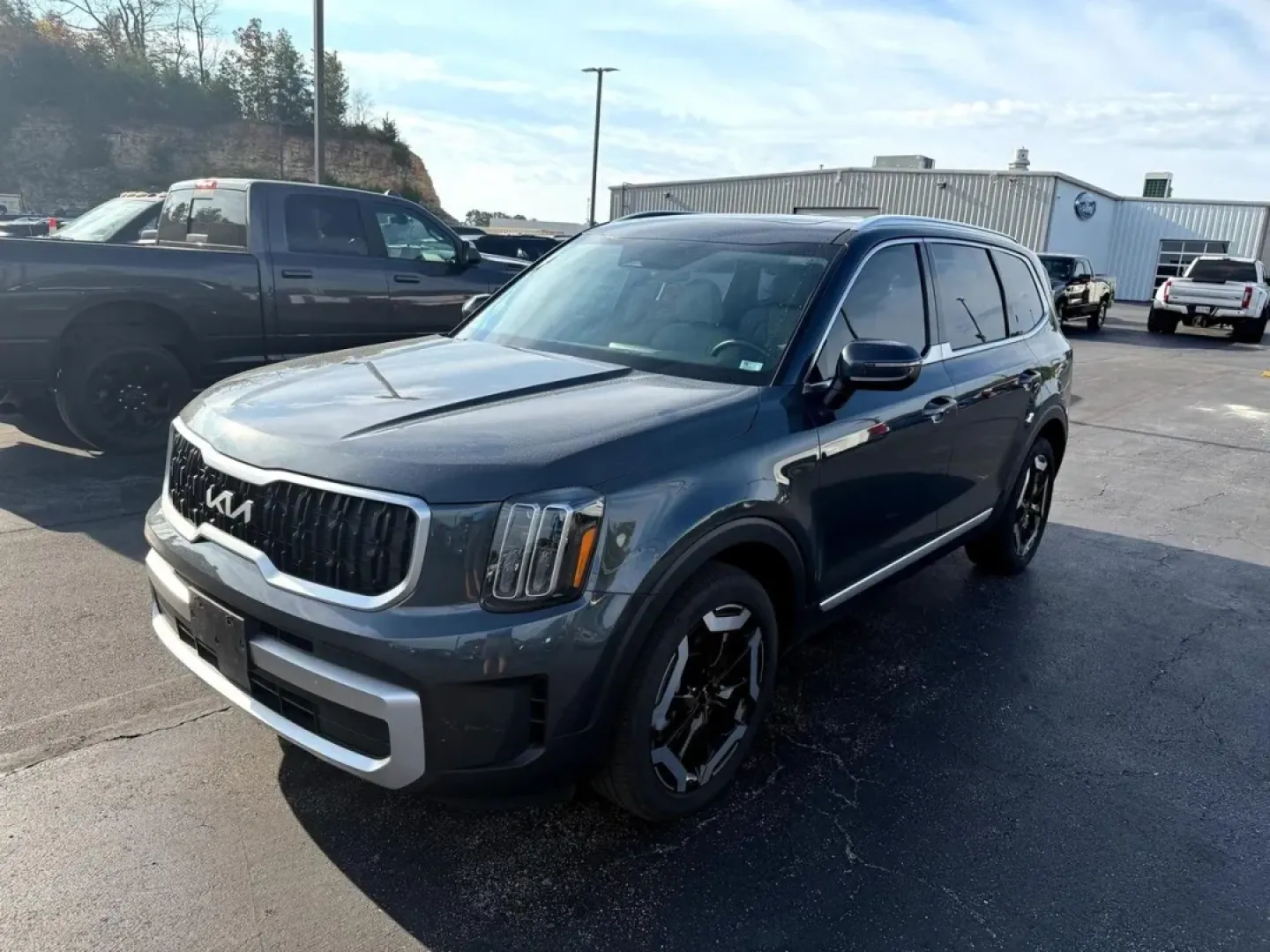 2023 /Gray Kia Telluride EX (5XYP34GC6PG) with an Other engine, Automatic transmission, located at 12836 Highway 21, De Soto, MO, 63020, (636) 337-7777, 38.151867, -90.575615 - **Experience the Perfect Blend of Family Comfort and Adventure with the 2023 Kia Telluride EX!**<br /> <br /> Are you searching for a vehicle that seamlessly combines family-friendly features with the thrill of weekend adventures? Look no further! The 2023 Kia Telluride EX is designed for those who - Photo#32