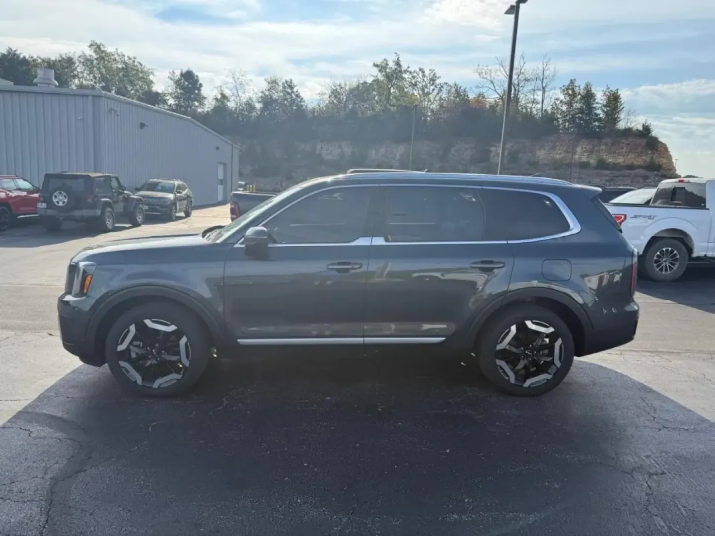 2023 /Gray Kia Telluride EX (5XYP34GC6PG) with an Other engine, Automatic transmission, located at 12836 Highway 21, De Soto, MO, 63020, (636) 337-7777, 38.151867, -90.575615 - **Experience the Perfect Blend of Family Comfort and Adventure with the 2023 Kia Telluride EX!**<br /> <br /> Are you searching for a vehicle that seamlessly combines family-friendly features with the thrill of weekend adventures? Look no further! The 2023 Kia Telluride EX is designed for those who - Photo#33