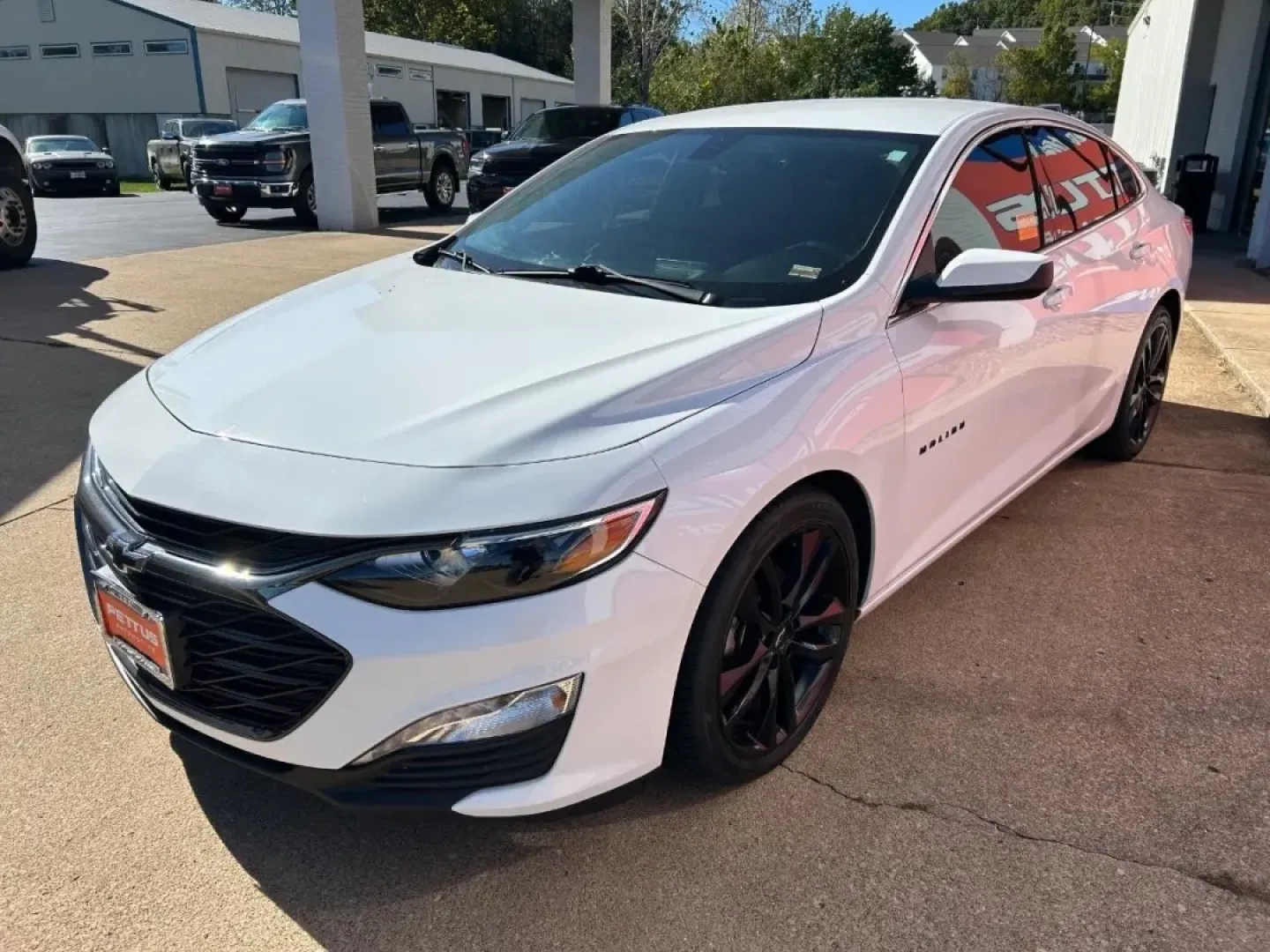 2022 /Jet Black Cloth Chevrolet Malibu LT (1G1ZD5ST5NF) with an 1.5L turbo DOHC 4-cylinder DI engine, Automatic transmission, located at 970 Woodlawn Dr., Farmington, MO, 63640, (573) 431-7800, 37.825642, -90.468674 - Discover the perfect blend of style, efficiency, and comfort with this **2022 Chevrolet Malibu LT**, available now at **Pettus CDJR Farmington**. Whether you're commuting to work, running errands around the vibrant streets of Farmington, or planning weekend trips to nearby attractions, this sedan is - Photo#2