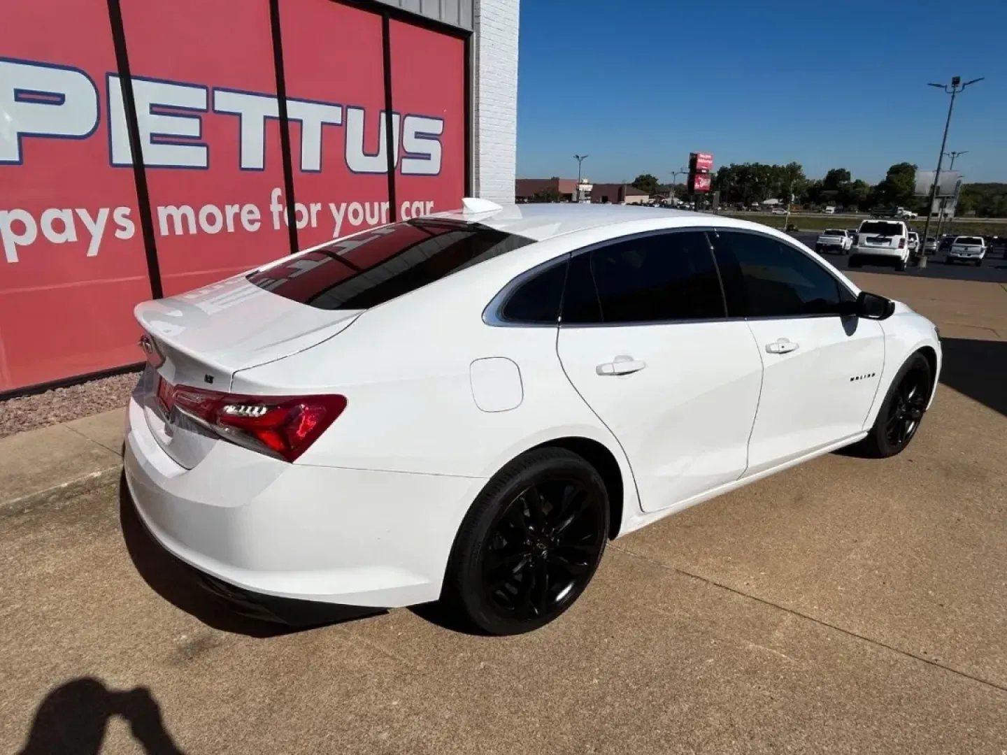2022 /Jet Black Cloth Chevrolet Malibu LT (1G1ZD5ST5NF) with an 1.5L turbo DOHC 4-cylinder DI engine, Automatic transmission, located at 970 Woodlawn Dr., Farmington, MO, 63640, (573) 431-7800, 37.825642, -90.468674 - Discover the perfect blend of style, efficiency, and comfort with this **2022 Chevrolet Malibu LT**, available now at **Pettus CDJR Farmington**. Whether you're commuting to work, running errands around the vibrant streets of Farmington, or planning weekend trips to nearby attractions, this sedan is - Photo#3