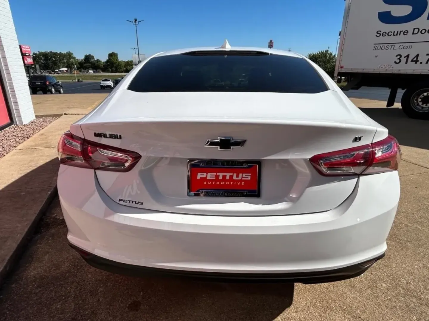 2022 /Jet Black Cloth Chevrolet Malibu LT (1G1ZD5ST5NF) with an 1.5L turbo DOHC 4-cylinder DI engine, Automatic transmission, located at 970 Woodlawn Dr., Farmington, MO, 63640, (573) 431-7800, 37.825642, -90.468674 - Discover the perfect blend of style, efficiency, and comfort with this **2022 Chevrolet Malibu LT**, available now at **Pettus CDJR Farmington**. Whether you're commuting to work, running errands around the vibrant streets of Farmington, or planning weekend trips to nearby attractions, this sedan is - Photo#4