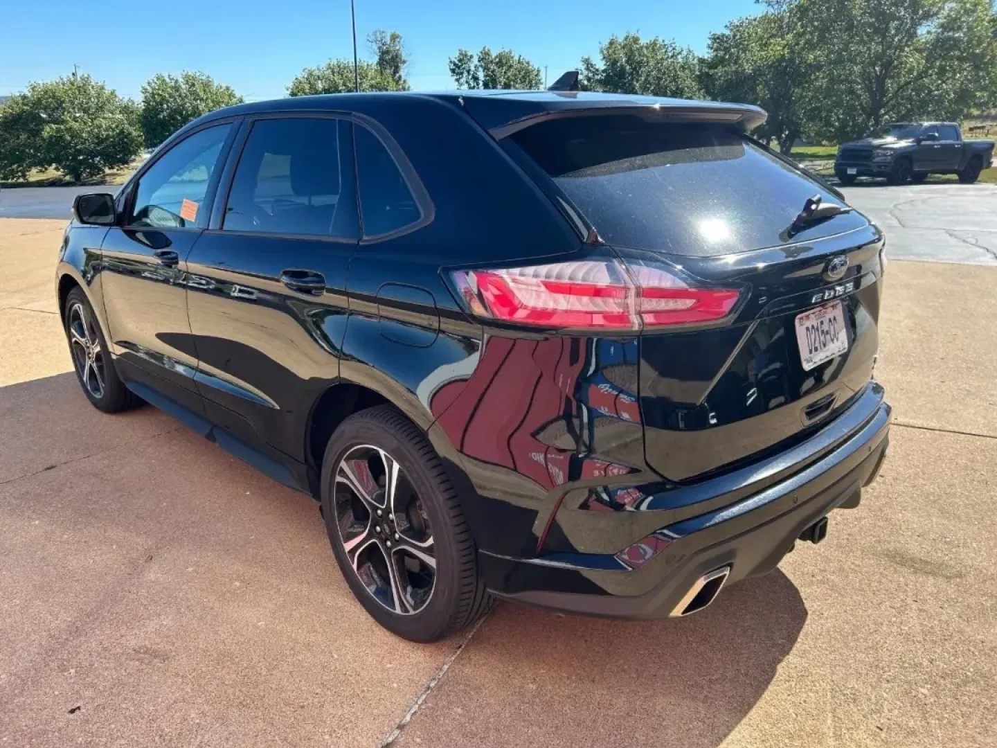2023 /Ebony Leather Trimmed Ford Edge ST (2FMPK4AP5PB) with an 2.7L V6 EcoBoost engine, Automatic transmission, located at 970 Woodlawn Dr., Farmington, MO, 63640, (573) 431-7800, 37.825642, -90.468674 - Experience life on the go with style and comfort in this impressive 2023 Ford Edge ST, available now at Pettus CDJR Farmington. Located at 970 Woodlawn Drive in Farmington, MO, our dealership specializes in quality used vehicles, providing an extensive selection of affordable used cars perfect for e - Photo#4