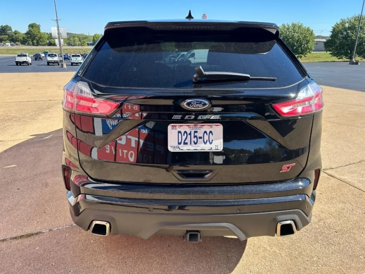 2023 /Ebony Leather Trimmed Ford Edge ST (2FMPK4AP5PB) with an 2.7L V6 EcoBoost engine, Automatic transmission, located at 970 Woodlawn Dr., Farmington, MO, 63640, (573) 431-7800, 37.825642, -90.468674 - Experience life on the go with style and comfort in this impressive 2023 Ford Edge ST, available now at Pettus CDJR Farmington. Located at 970 Woodlawn Drive in Farmington, MO, our dealership specializes in quality used vehicles, providing an extensive selection of affordable used cars perfect for e - Photo#5