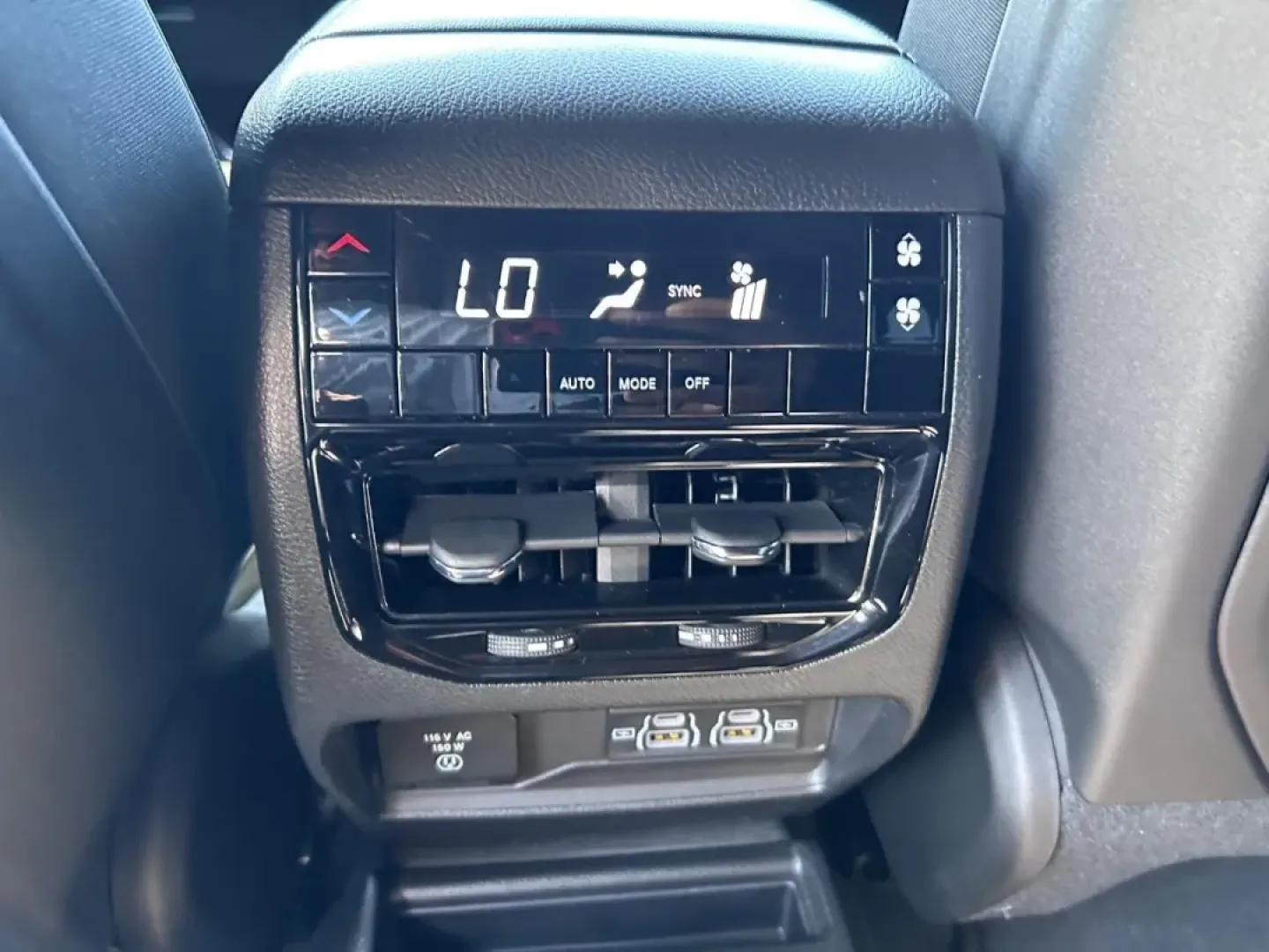 2024 /Global Black Leather Trimmed Jeep Grand Cherokee Altitude X (1C4RJKAG4R8) with an 3.6L V6 24V VVT UPG I engine, located at 970 Woodlawn Dr., Farmington, MO, 63640, (573) 431-7800, 37.825642, -90.468674 - **Adventure Awaits with the 2024 Jeep Grand Cherokee L at Pettus CDJR Farmington!**<br /> <br /> Are you ready to elevate your lifestyle and embrace the great outdoors? For those who thrive on weekend adventures or need a reliable vehicle for daily commutes, the 2024 Jeep Grand Cherokee L is the per - Photo#11