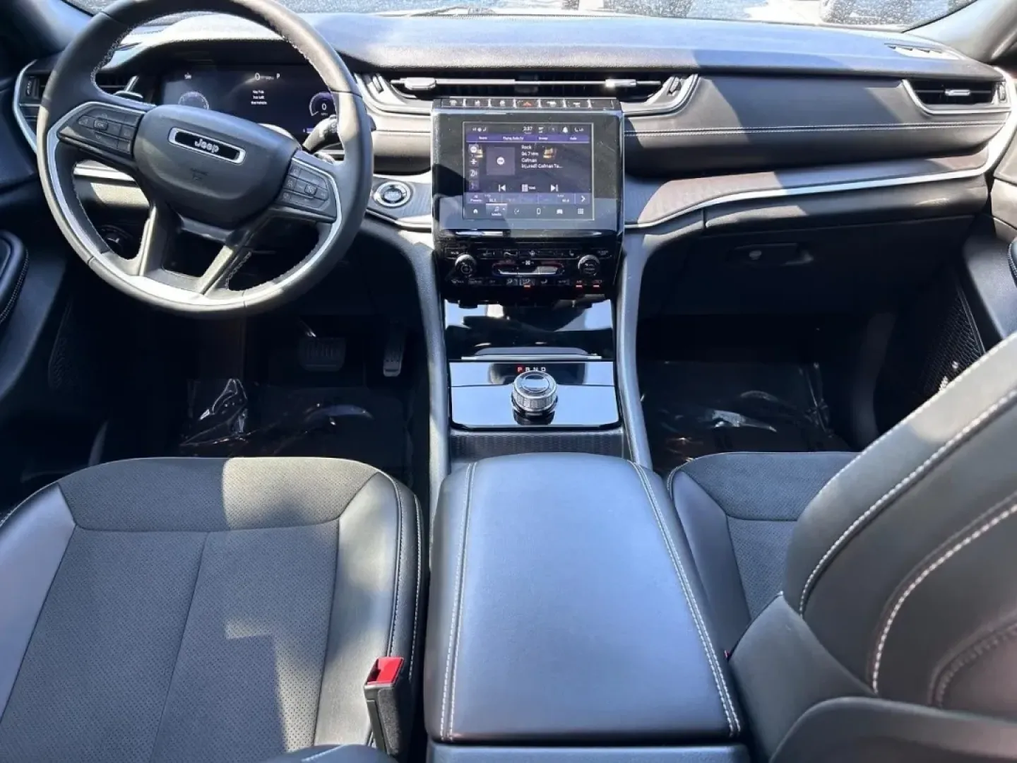 2024 /Global Black Leather Trimmed Jeep Grand Cherokee Altitude X (1C4RJKAG4R8) with an 3.6L V6 24V VVT UPG I engine, located at 970 Woodlawn Dr., Farmington, MO, 63640, (573) 431-7800, 37.825642, -90.468674 - **Adventure Awaits with the 2024 Jeep Grand Cherokee L at Pettus CDJR Farmington!**<br /> <br /> Are you ready to elevate your lifestyle and embrace the great outdoors? For those who thrive on weekend adventures or need a reliable vehicle for daily commutes, the 2024 Jeep Grand Cherokee L is the per - Photo#13