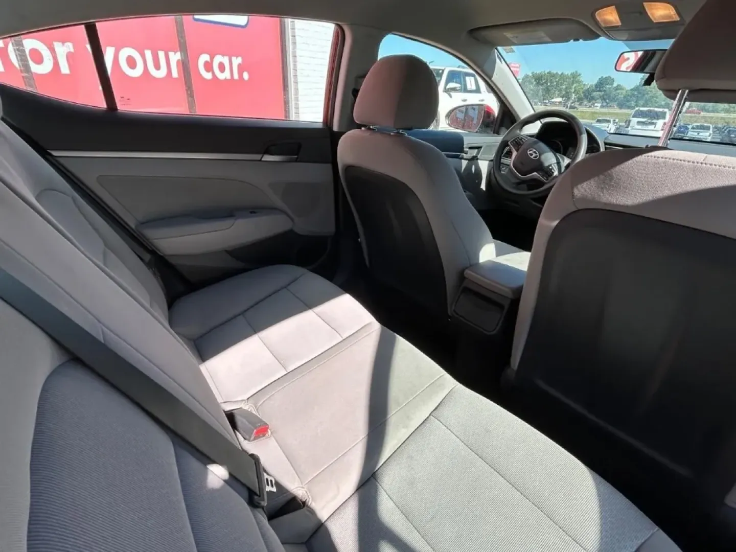 2018 /Black Cloth Hyundai Elantra SEL (5NPD84LF3JH) with an 2.0L DOHC 16V 4-Cylinder D-CVVT MPI engine, Automatic transmission, located at 970 Woodlawn Dr., Farmington, MO, 63640, (573) 431-7800, 37.825642, -90.468674 - Are you searching for a reliable vehicle that perfectly balances efficiency and comfort? Look no further than this 2018 Hyundai Elantra, available now at Pettus CDJR Farmington! Whether you're commuting to work, running errands around Farmington, or planning a long weekend retreat, this pre-owned se - Photo#11