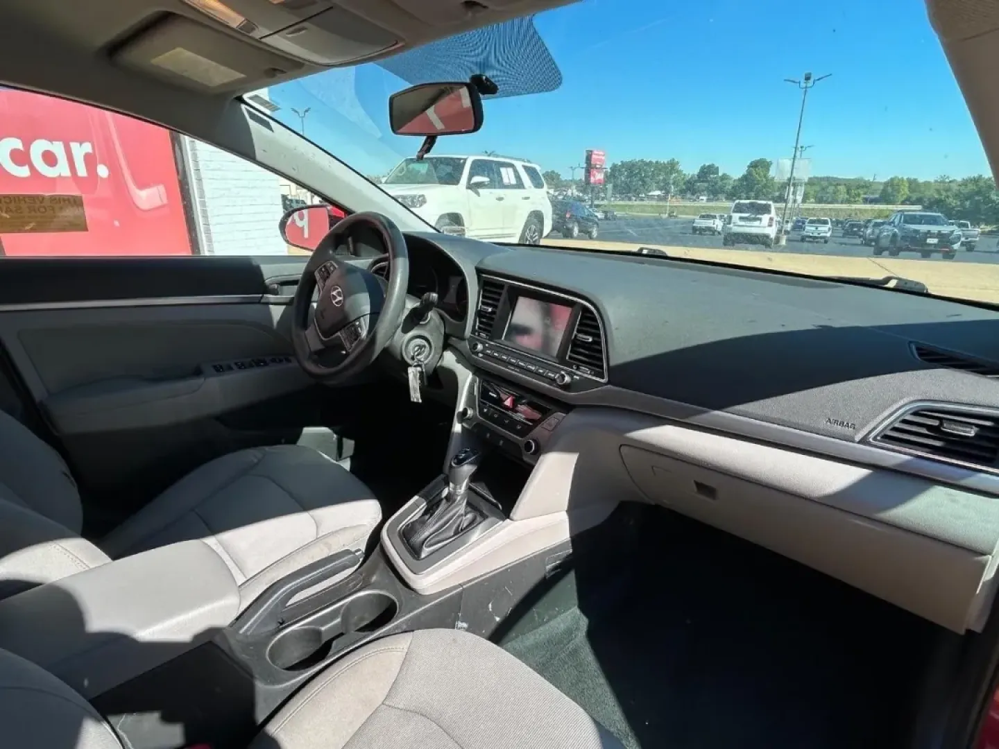 2018 /Black Cloth Hyundai Elantra SEL (5NPD84LF3JH) with an 2.0L DOHC 16V 4-Cylinder D-CVVT MPI engine, Automatic transmission, located at 970 Woodlawn Dr., Farmington, MO, 63640, (573) 431-7800, 37.825642, -90.468674 - Are you searching for a reliable vehicle that perfectly balances efficiency and comfort? Look no further than this 2018 Hyundai Elantra, available now at Pettus CDJR Farmington! Whether you're commuting to work, running errands around Farmington, or planning a long weekend retreat, this pre-owned se - Photo#7