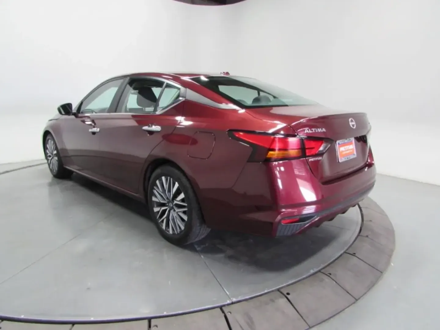 2023 /Charcoal Nissan Altima 2.5 SV (1N4BL4DV7PN) with an Other engine, Automatic transmission, located at 12830 Highway 21, De Soto, MO, 63020, (636) 337-7777, 38.153099, -90.573624 - **Discover the Perfect Sedan for Your Daily Adventures: The 2023 Nissan Altima at Pettus CDJR DeSoto!**<br /> <br /> Are you seeking an affordable, reliable vehicle that can effortlessly transition from bustling commutes to weekend getaways? Look no further than this stunning 2023 Nissan Altima at P - Photo#5