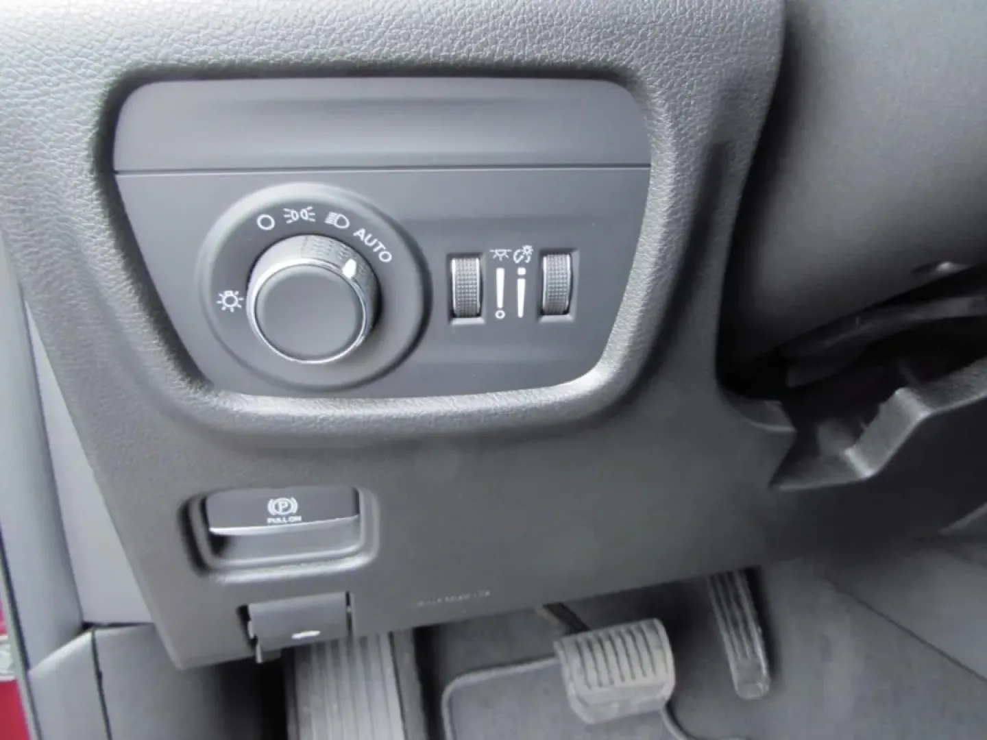 2025 /Black Jeep Grand Cherokee Laredo X (1C4RJHAGXS8) with an Other engine, Automatic transmission, located at 12830 Highway 21, De Soto, MO, 63020, (636) 337-7777, 38.153099, -90.573624 - ### Discover Adventure with the 2025 Jeep Grand Cherokee at Pettus CDJR DeSoto!<br /> <br /> Are you ready to elevate your driving experience? Whether you're seeking a rugged companion for weekend adventures or a reliable SUV for daily commuting, the 2025 Jeep Grand Cherokee is designed to fit your - Photo#12