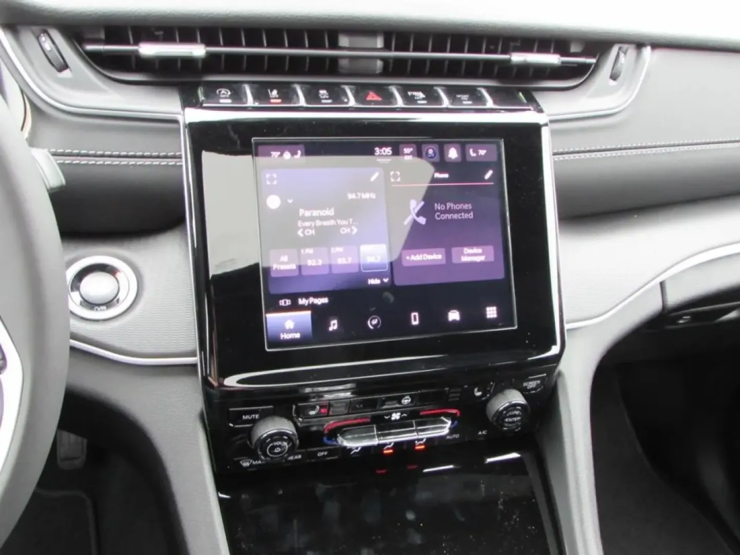 2025 /Black Jeep Grand Cherokee Laredo X (1C4RJHAGXS8) with an Other engine, Automatic transmission, located at 12830 Highway 21, De Soto, MO, 63020, (636) 337-7777, 38.153099, -90.573624 - ### Discover Adventure with the 2025 Jeep Grand Cherokee at Pettus CDJR DeSoto!<br /> <br /> Are you ready to elevate your driving experience? Whether you're seeking a rugged companion for weekend adventures or a reliable SUV for daily commuting, the 2025 Jeep Grand Cherokee is designed to fit your - Photo#19