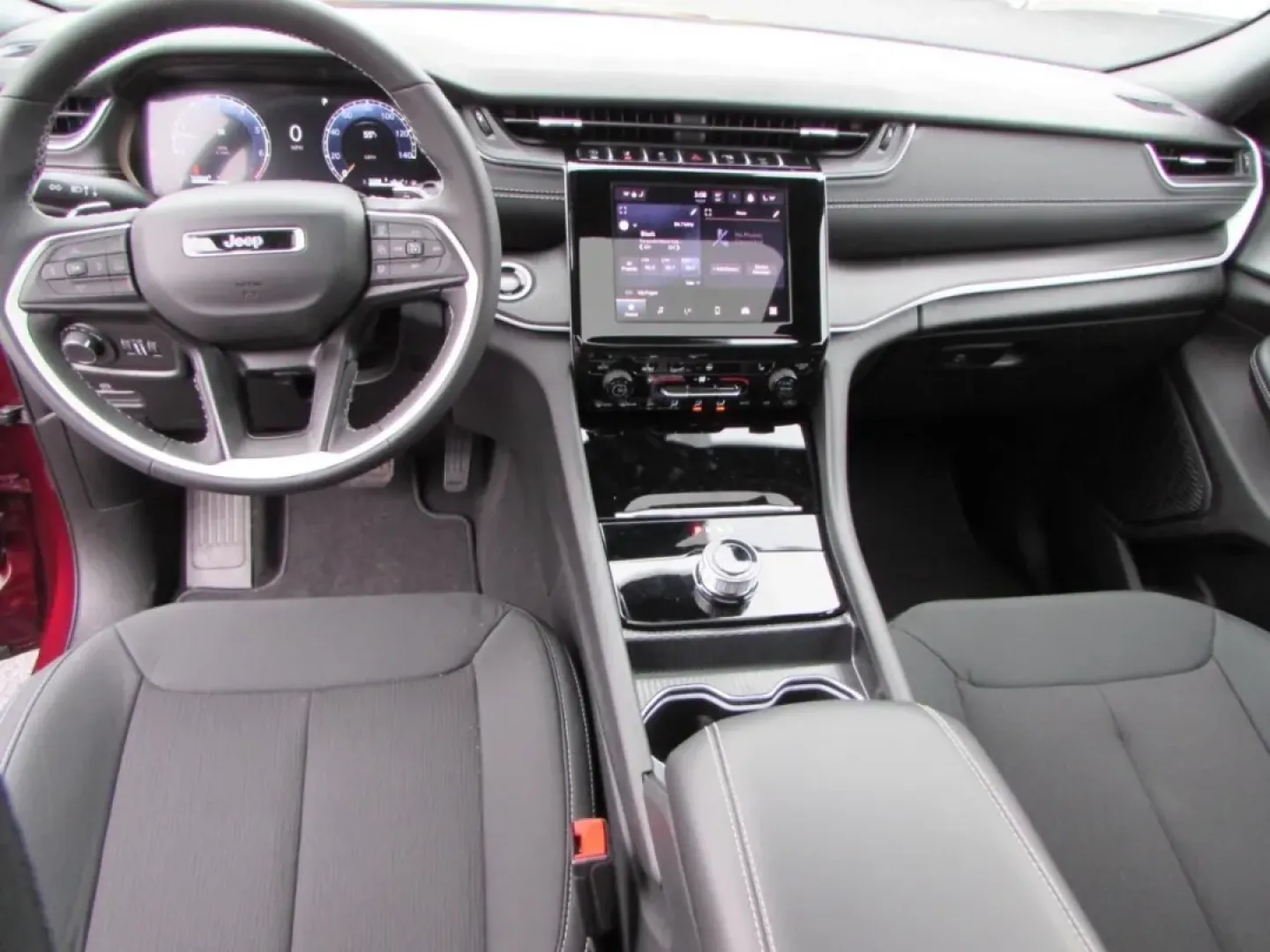 2025 /Black Jeep Grand Cherokee Laredo X (1C4RJHAGXS8) with an Other engine, Automatic transmission, located at 12830 Highway 21, De Soto, MO, 63020, (636) 337-7777, 38.153099, -90.573624 - ### Discover Adventure with the 2025 Jeep Grand Cherokee at Pettus CDJR DeSoto!<br /> <br /> Are you ready to elevate your driving experience? Whether you're seeking a rugged companion for weekend adventures or a reliable SUV for daily commuting, the 2025 Jeep Grand Cherokee is designed to fit your - Photo#29