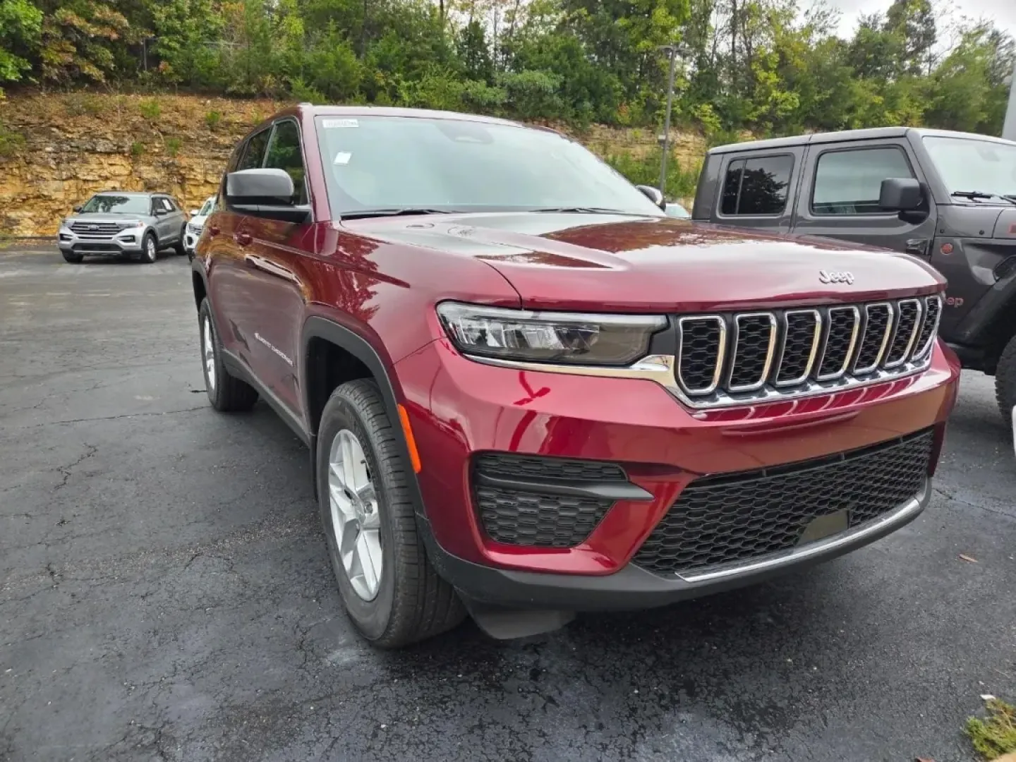 2025 /Black Jeep Grand Cherokee Laredo X (1C4RJHAGXS8) with an Other engine, Automatic transmission, located at 12830 Highway 21, De Soto, MO, 63020, (636) 337-7777, 38.153099, -90.573624 - ### Discover Adventure with the 2025 Jeep Grand Cherokee at Pettus CDJR DeSoto!<br /> <br /> Are you ready to elevate your driving experience? Whether you're seeking a rugged companion for weekend adventures or a reliable SUV for daily commuting, the 2025 Jeep Grand Cherokee is designed to fit your - Photo#31