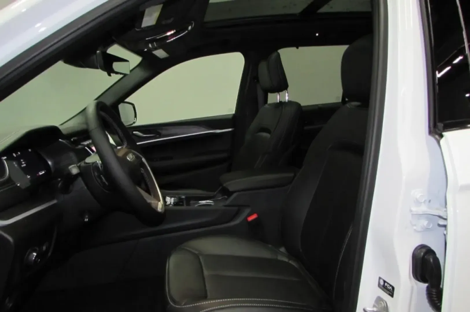 2025 /Global Black Jeep Grand Cherokee Limited (1C4RJHBG6SC) with an Other engine, located at 12830 Highway 21, De Soto, MO, 63020, (636) 337-7777, 38.153099, -90.573624 - **Discover the Freedom of Adventure with the 2025 Jeep Grand Cherokee at Pettus CDJR DeSoto!**<br /> <br /> Are you ready to elevate your lifestyle with a vehicle that's designed for both everyday practicality and weekend escapades? The 2025 Jeep Grand Cherokee Limited is your perfect companion for - Photo#12