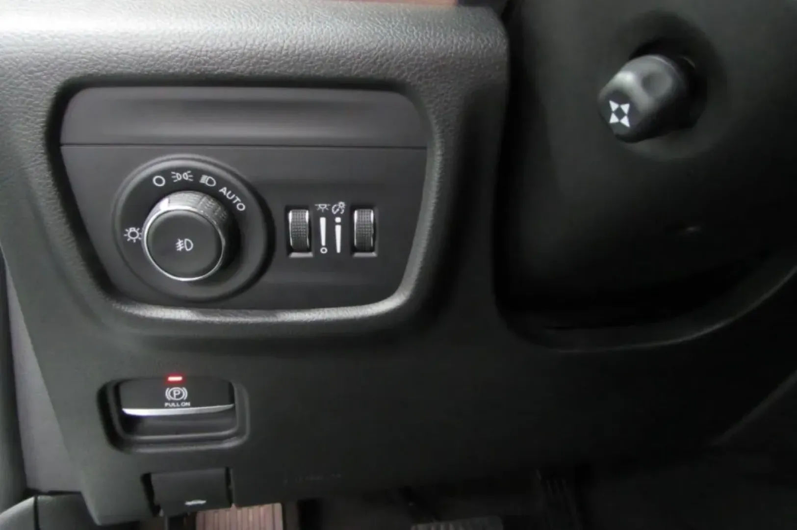 2025 /Global Black Jeep Grand Cherokee Limited (1C4RJHBG6SC) with an Other engine, located at 12830 Highway 21, De Soto, MO, 63020, (636) 337-7777, 38.153099, -90.573624 - **Discover the Freedom of Adventure with the 2025 Jeep Grand Cherokee at Pettus CDJR DeSoto!**<br /> <br /> Are you ready to elevate your lifestyle with a vehicle that's designed for both everyday practicality and weekend escapades? The 2025 Jeep Grand Cherokee Limited is your perfect companion for - Photo#13