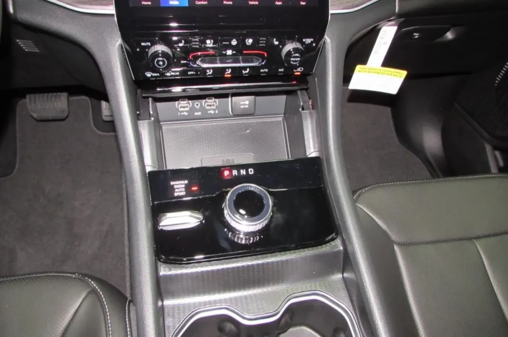 2025 /Global Black Jeep Grand Cherokee Limited (1C4RJHBG6SC) with an Other engine, located at 12830 Highway 21, De Soto, MO, 63020, (636) 337-7777, 38.153099, -90.573624 - **Discover the Freedom of Adventure with the 2025 Jeep Grand Cherokee at Pettus CDJR DeSoto!**<br /> <br /> Are you ready to elevate your lifestyle with a vehicle that's designed for both everyday practicality and weekend escapades? The 2025 Jeep Grand Cherokee Limited is your perfect companion for - Photo#20