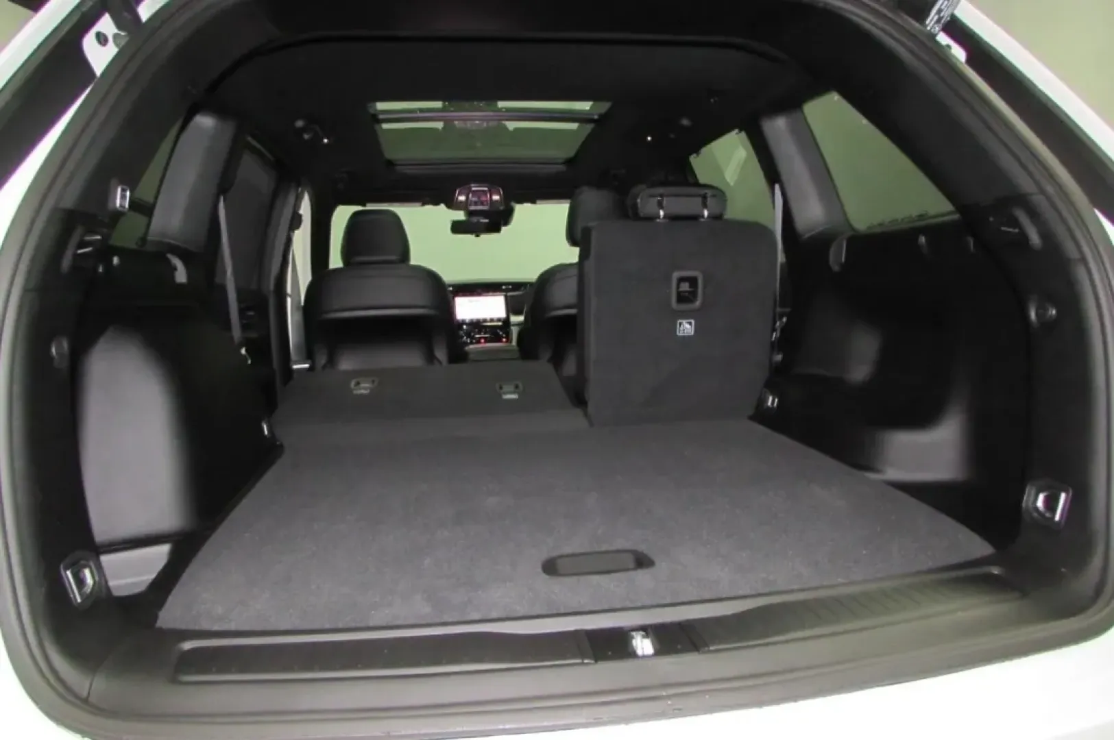 2025 /Global Black Jeep Grand Cherokee Limited (1C4RJHBG6SC) with an Other engine, located at 12830 Highway 21, De Soto, MO, 63020, (636) 337-7777, 38.153099, -90.573624 - **Discover the Freedom of Adventure with the 2025 Jeep Grand Cherokee at Pettus CDJR DeSoto!**<br /> <br /> Are you ready to elevate your lifestyle with a vehicle that's designed for both everyday practicality and weekend escapades? The 2025 Jeep Grand Cherokee Limited is your perfect companion for - Photo#28