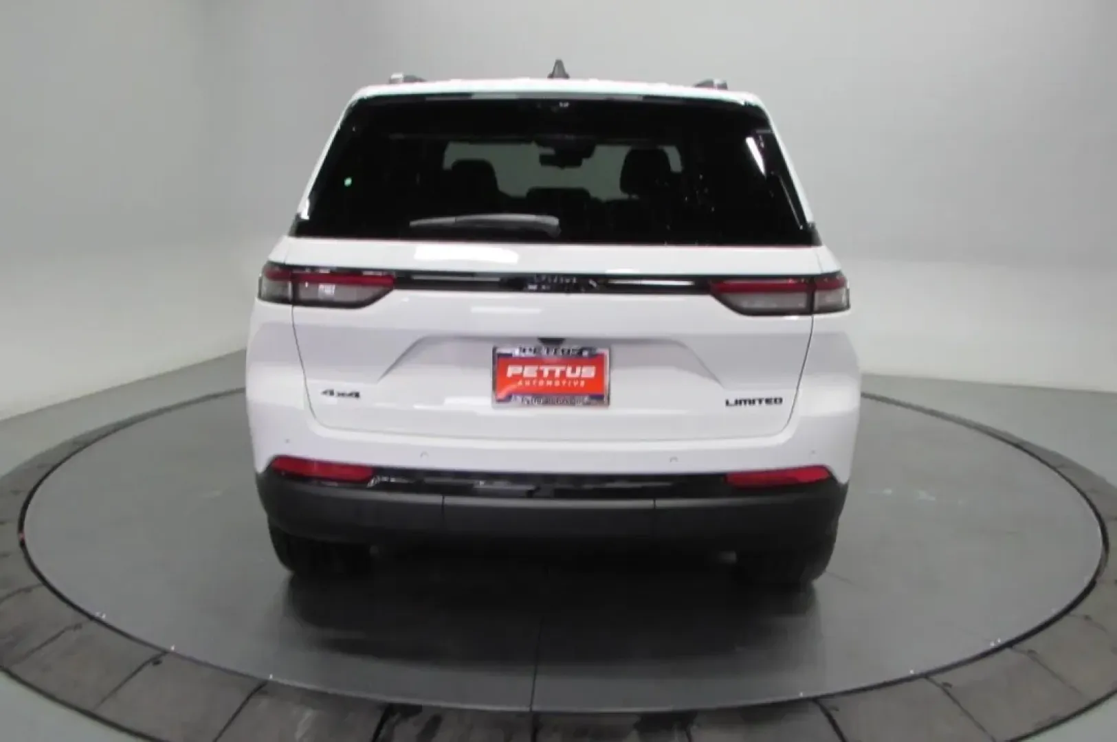 2025 /Global Black Jeep Grand Cherokee Limited (1C4RJHBG6SC) with an Other engine, located at 12830 Highway 21, De Soto, MO, 63020, (636) 337-7777, 38.153099, -90.573624 - **Discover the Freedom of Adventure with the 2025 Jeep Grand Cherokee at Pettus CDJR DeSoto!**<br /> <br /> Are you ready to elevate your lifestyle with a vehicle that's designed for both everyday practicality and weekend escapades? The 2025 Jeep Grand Cherokee Limited is your perfect companion for - Photo#6