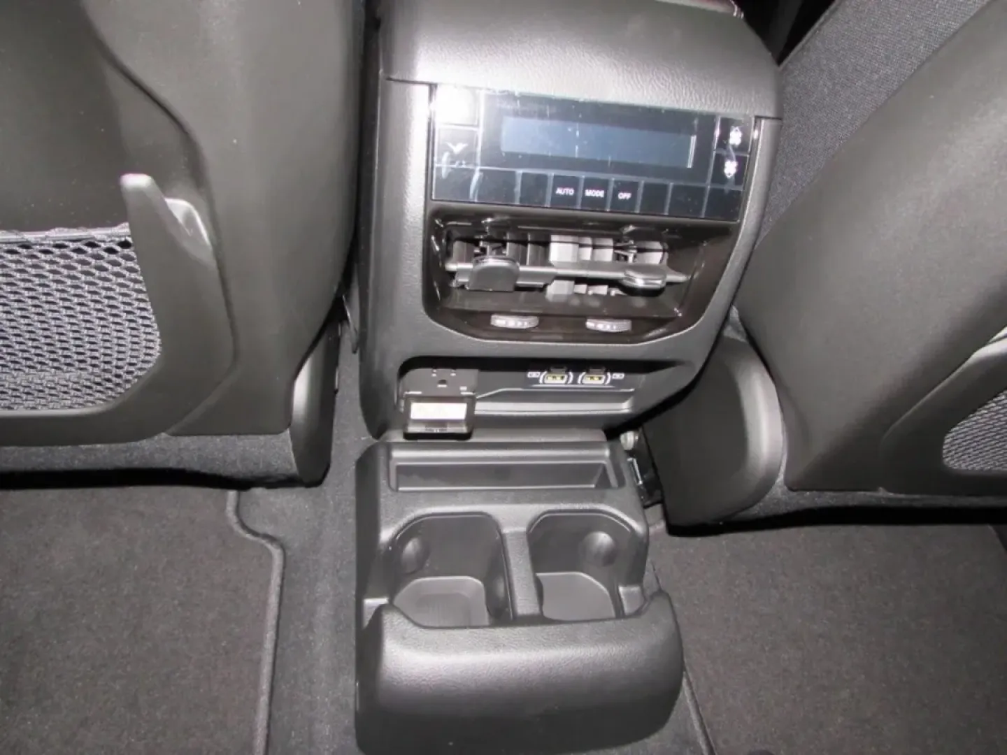 2025 /Global Black Jeep Grand Cherokee Altitude X (1C4RJKAG9S8) with an Other engine, Automatic transmission, located at 12830 Highway 21, De Soto, MO, 63020, (636) 337-7777, 38.153099, -90.573624 - **Adventure Awaits: Discover the 2025 Jeep Grand Cherokee at Pettus CDJR DeSoto**<br /> <br /> Are you ready to elevate your lifestyle with a vehicle that perfectly balances rugged capability and refined comfort? Look no further than the stunning 2025 Jeep Grand Cherokee, available now at Pettus CDJ - Photo#7