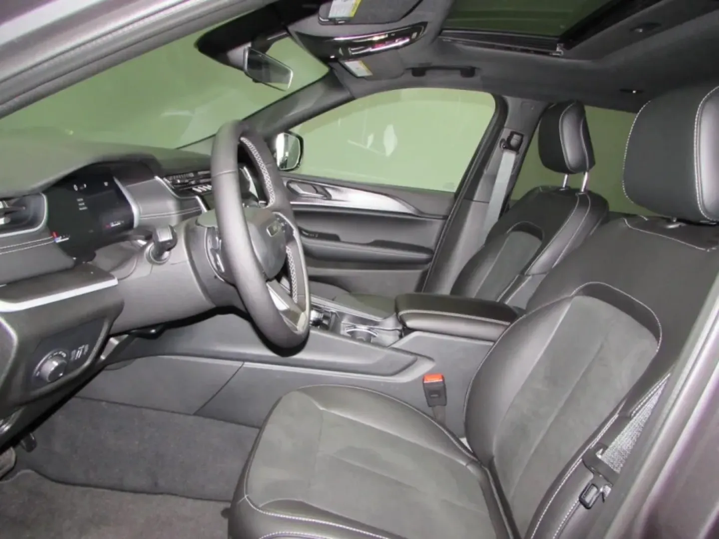 2025 /Global Black Jeep Grand Cherokee Altitude X (1C4RJKAG9S8) with an Other engine, Automatic transmission, located at 12830 Highway 21, De Soto, MO, 63020, (636) 337-7777, 38.153099, -90.573624 - **Adventure Awaits: Discover the 2025 Jeep Grand Cherokee at Pettus CDJR DeSoto**<br /> <br /> Are you ready to elevate your lifestyle with a vehicle that perfectly balances rugged capability and refined comfort? Look no further than the stunning 2025 Jeep Grand Cherokee, available now at Pettus CDJ - Photo#20