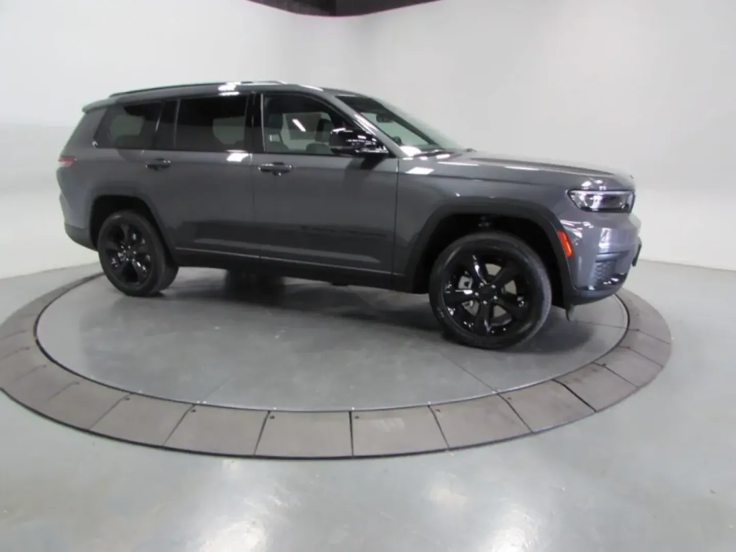 2025 /Global Black Jeep Grand Cherokee Altitude X (1C4RJKAG9S8) with an Other engine, Automatic transmission, located at 12830 Highway 21, De Soto, MO, 63020, (636) 337-7777, 38.153099, -90.573624 - **Adventure Awaits: Discover the 2025 Jeep Grand Cherokee at Pettus CDJR DeSoto**<br /> <br /> Are you ready to elevate your lifestyle with a vehicle that perfectly balances rugged capability and refined comfort? Look no further than the stunning 2025 Jeep Grand Cherokee, available now at Pettus CDJ - Photo#28