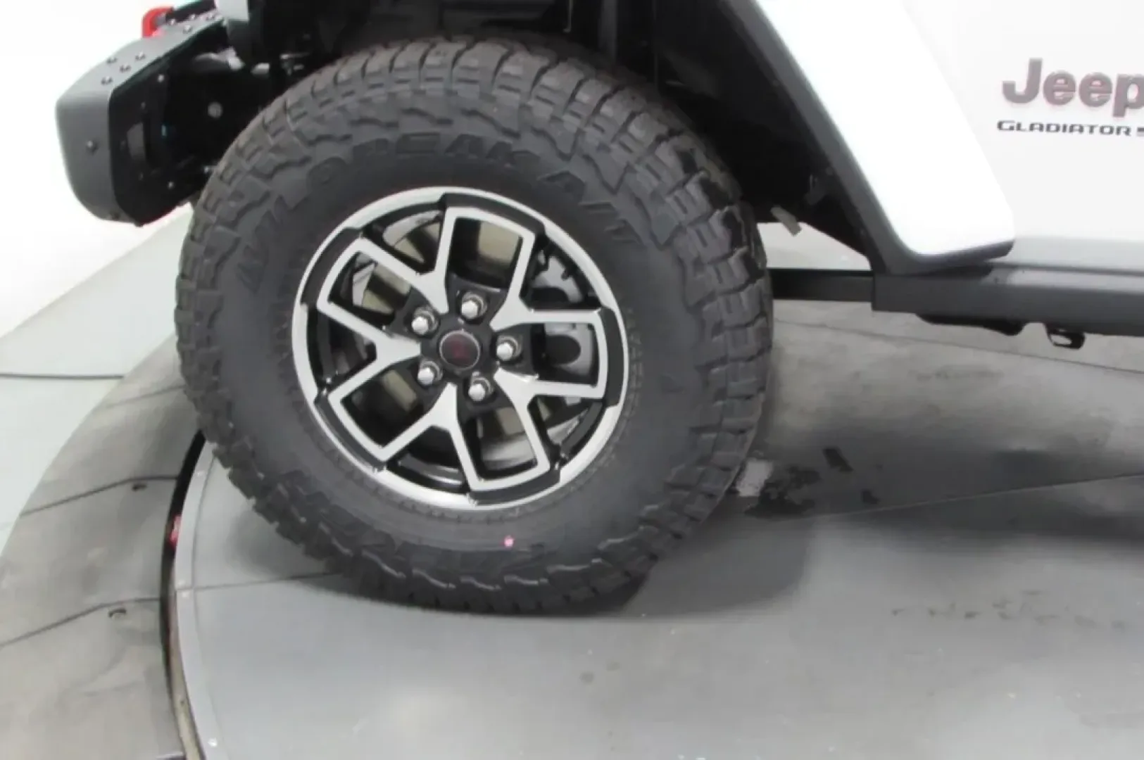 2025 /Black Jeep Gladiator Rubicon (1C6RJTBG1SL) with an Other engine, Automatic transmission, located at 12830 Highway 21, De Soto, MO, 63020, (636) 337-7777, 38.153099, -90.573624 - **Adventure Awaits with the 2025 Jeep Gladiator at Pettus CDJR DeSoto!**<br /> <br /> Are you ready to embrace the great outdoors? The 2025 Jeep Gladiator is your perfect companion for weekend adventures, family outings, and everything in between. With its rugged design and exceptional capabilities, - Photo#10