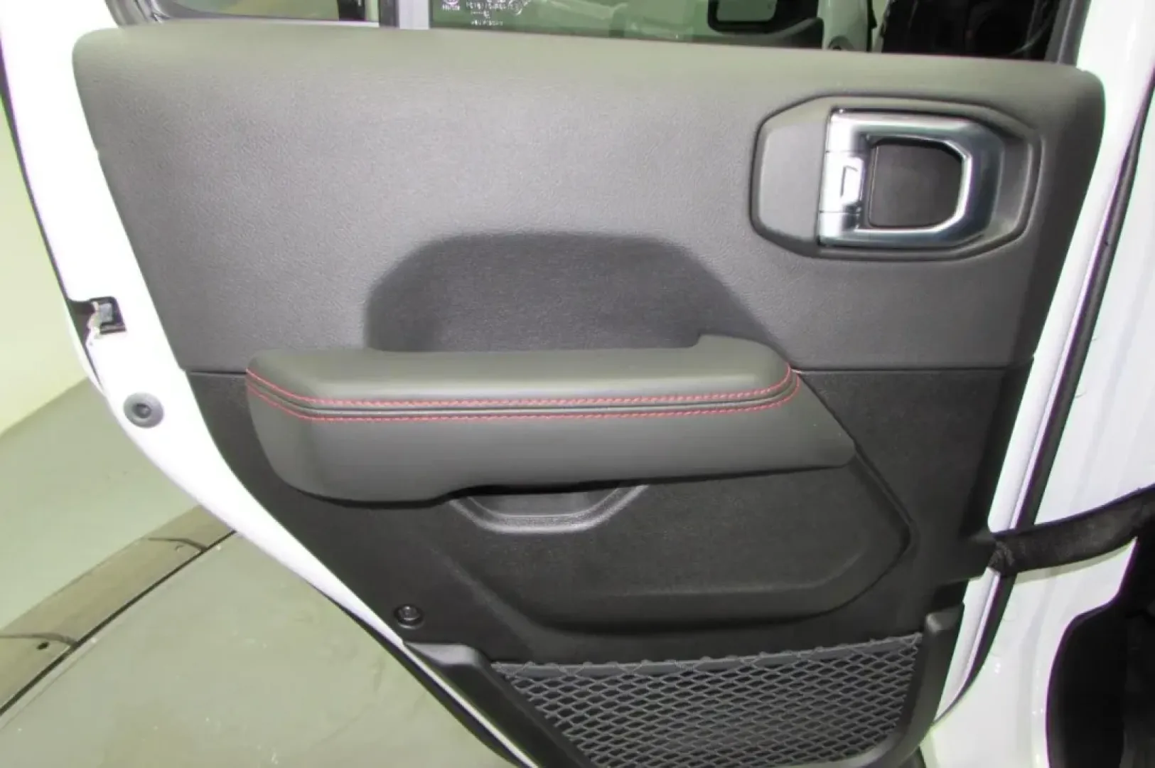 2025 /Black Jeep Gladiator Rubicon (1C6RJTBG1SL) with an Other engine, Automatic transmission, located at 12830 Highway 21, De Soto, MO, 63020, (636) 337-7777, 38.153099, -90.573624 - **Adventure Awaits with the 2025 Jeep Gladiator at Pettus CDJR DeSoto!**<br /> <br /> Are you ready to embrace the great outdoors? The 2025 Jeep Gladiator is your perfect companion for weekend adventures, family outings, and everything in between. With its rugged design and exceptional capabilities, - Photo#25