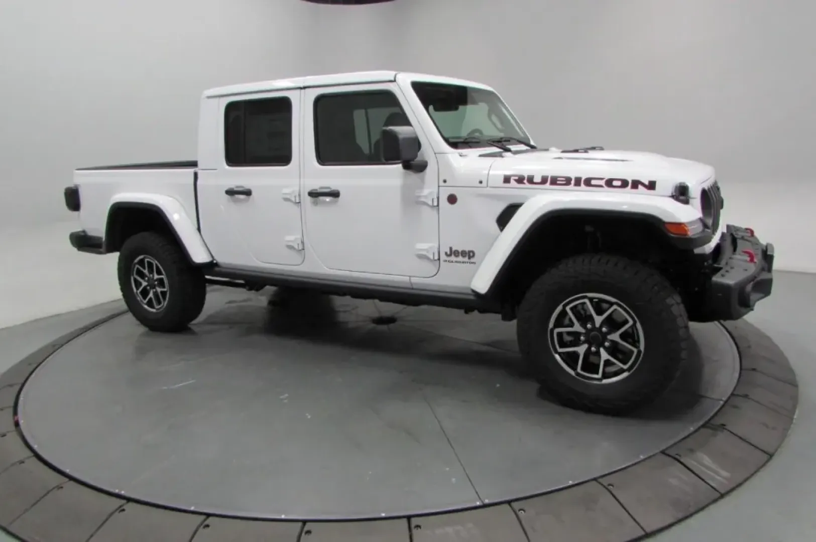 2025 /Black Jeep Gladiator Rubicon (1C6RJTBG1SL) with an Other engine, Automatic transmission, located at 12830 Highway 21, De Soto, MO, 63020, (636) 337-7777, 38.153099, -90.573624 - **Adventure Awaits with the 2025 Jeep Gladiator at Pettus CDJR DeSoto!**<br /> <br /> Are you ready to embrace the great outdoors? The 2025 Jeep Gladiator is your perfect companion for weekend adventures, family outings, and everything in between. With its rugged design and exceptional capabilities, - Photo#3