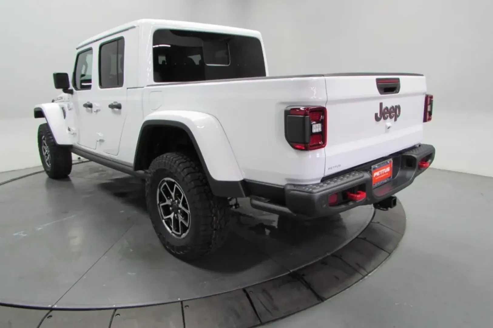 2025 /Black Jeep Gladiator Rubicon (1C6RJTBG1SL) with an Other engine, Automatic transmission, located at 12830 Highway 21, De Soto, MO, 63020, (636) 337-7777, 38.153099, -90.573624 - **Adventure Awaits with the 2025 Jeep Gladiator at Pettus CDJR DeSoto!**<br /> <br /> Are you ready to embrace the great outdoors? The 2025 Jeep Gladiator is your perfect companion for weekend adventures, family outings, and everything in between. With its rugged design and exceptional capabilities, - Photo#5