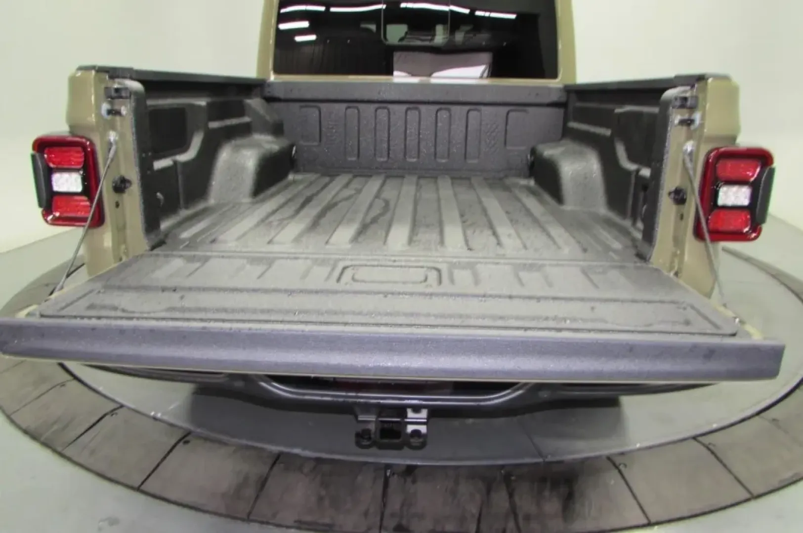 2025 /Black Jeep Gladiator Rubicon (1C6RJTBG8SL) with an Other engine, Automatic transmission, located at 12830 Highway 21, De Soto, MO, 63020, (636) 337-7777, 38.153099, -90.573624 - Discover the thrill of adventure with the 2025 Jeep Gladiator, now available at Pettus CDJR DeSoto, your trusted OEM dealership located at 12830 Highway 21, De Soto, MO 63020. If you're seeking a vehicle that perfectly balances rugged capability with modern comfort, look no further. With just 5 mile - Photo#12