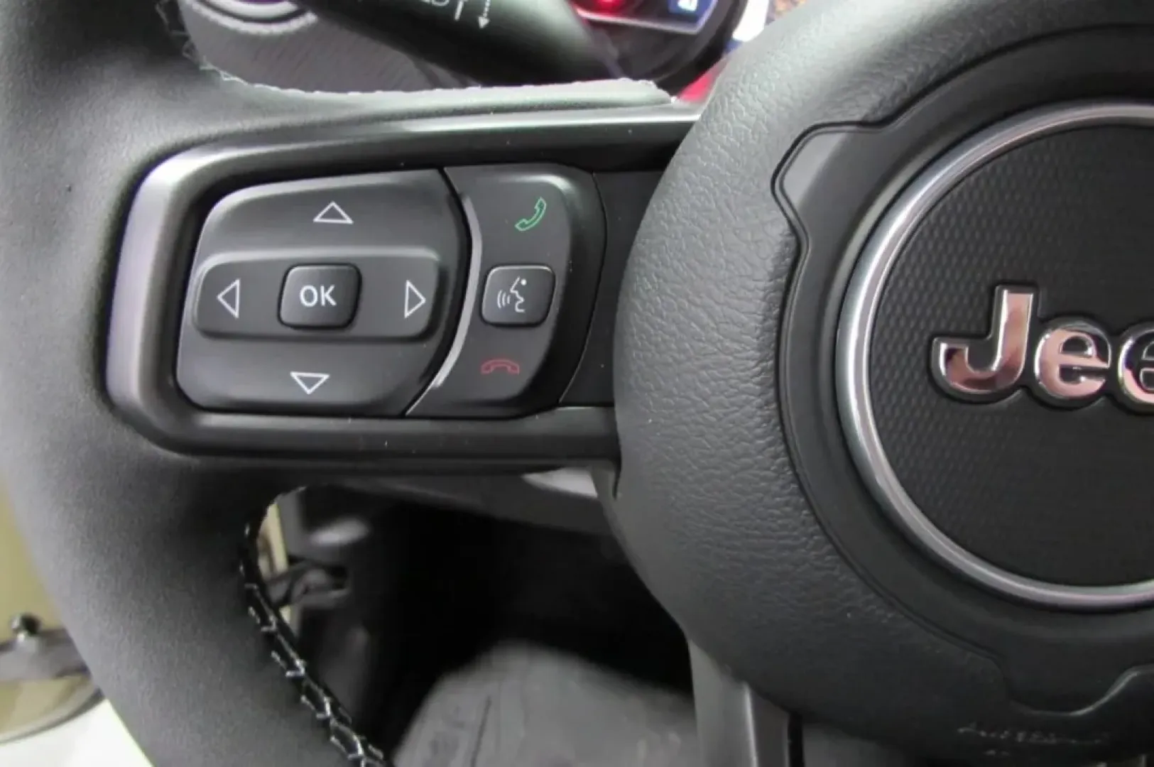 2025 /Black Jeep Gladiator Rubicon (1C6RJTBG8SL) with an Other engine, Automatic transmission, located at 12830 Highway 21, De Soto, MO, 63020, (636) 337-7777, 38.153099, -90.573624 - Discover the thrill of adventure with the 2025 Jeep Gladiator, now available at Pettus CDJR DeSoto, your trusted OEM dealership located at 12830 Highway 21, De Soto, MO 63020. If you're seeking a vehicle that perfectly balances rugged capability with modern comfort, look no further. With just 5 mile - Photo#17