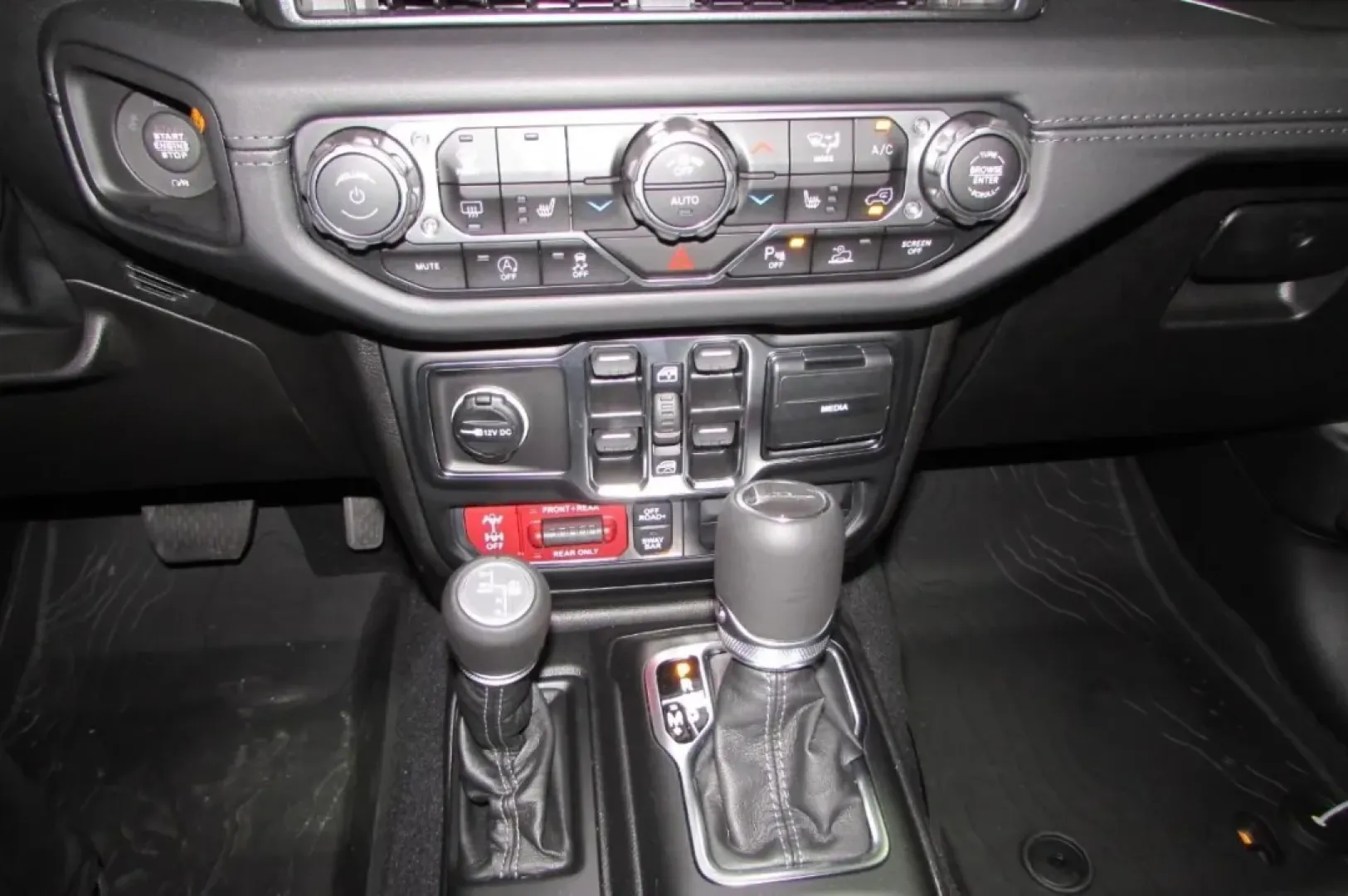 2025 /Black Jeep Gladiator Rubicon (1C6RJTBG8SL) with an Other engine, Automatic transmission, located at 12830 Highway 21, De Soto, MO, 63020, (636) 337-7777, 38.153099, -90.573624 - Discover the thrill of adventure with the 2025 Jeep Gladiator, now available at Pettus CDJR DeSoto, your trusted OEM dealership located at 12830 Highway 21, De Soto, MO 63020. If you're seeking a vehicle that perfectly balances rugged capability with modern comfort, look no further. With just 5 mile - Photo#22