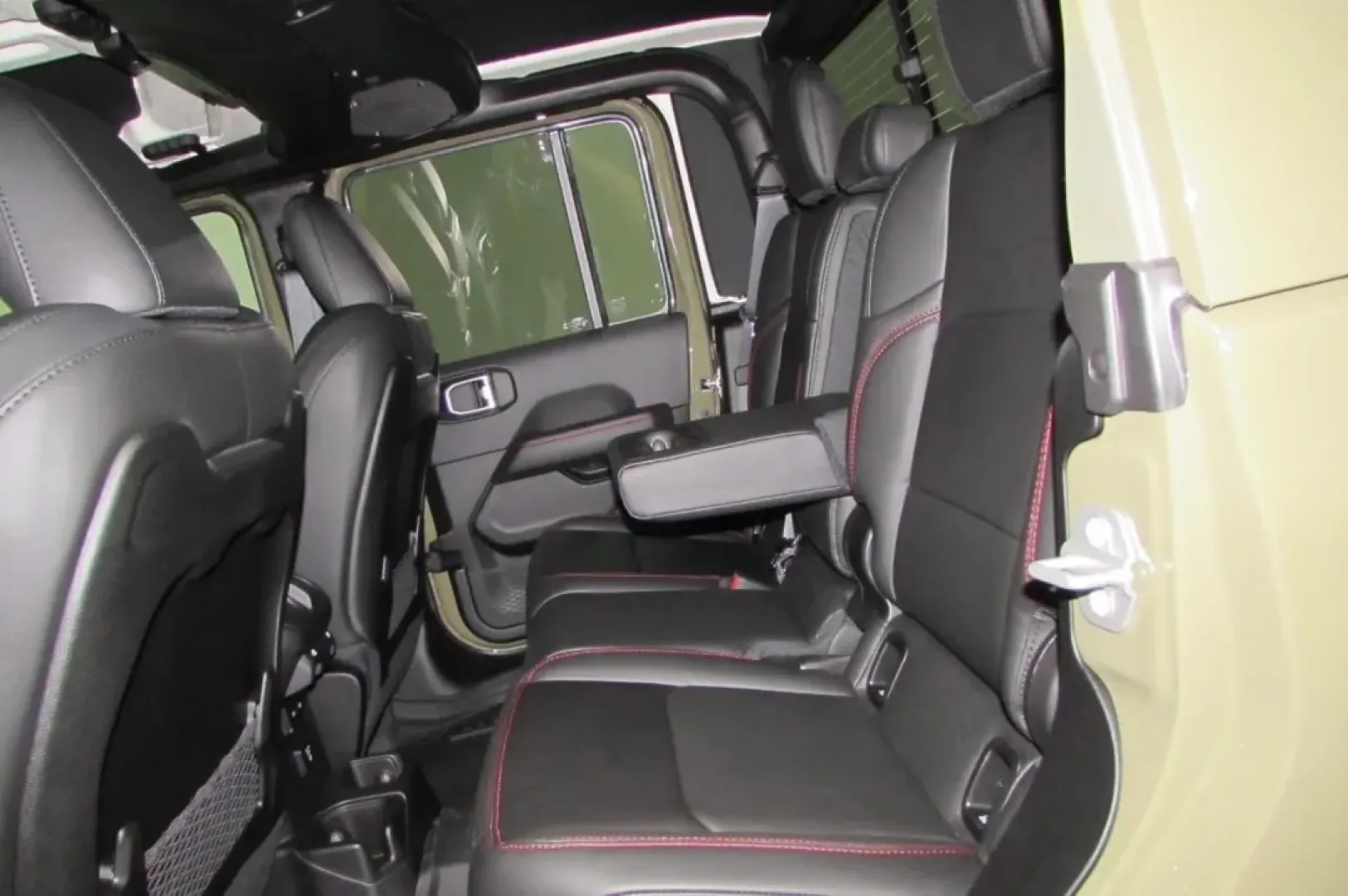 2025 /Black Jeep Gladiator Rubicon (1C6RJTBG8SL) with an Other engine, Automatic transmission, located at 12830 Highway 21, De Soto, MO, 63020, (636) 337-7777, 38.153099, -90.573624 - Discover the thrill of adventure with the 2025 Jeep Gladiator, now available at Pettus CDJR DeSoto, your trusted OEM dealership located at 12830 Highway 21, De Soto, MO 63020. If you're seeking a vehicle that perfectly balances rugged capability with modern comfort, look no further. With just 5 mile - Photo#26