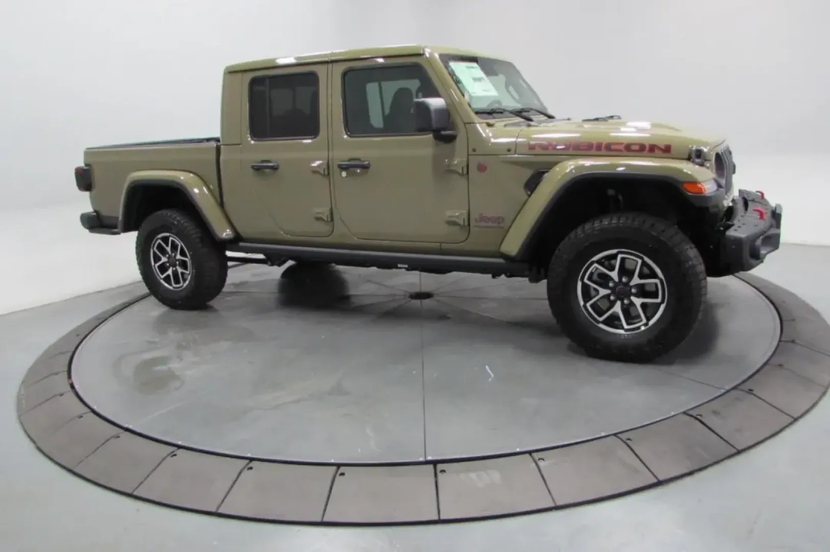 2025 /Black Jeep Gladiator Rubicon (1C6RJTBG8SL) with an Other engine, Automatic transmission, located at 12830 Highway 21, De Soto, MO, 63020, (636) 337-7777, 38.153099, -90.573624 - Discover the thrill of adventure with the 2025 Jeep Gladiator, now available at Pettus CDJR DeSoto, your trusted OEM dealership located at 12830 Highway 21, De Soto, MO 63020. If you're seeking a vehicle that perfectly balances rugged capability with modern comfort, look no further. With just 5 mile - Photo#3