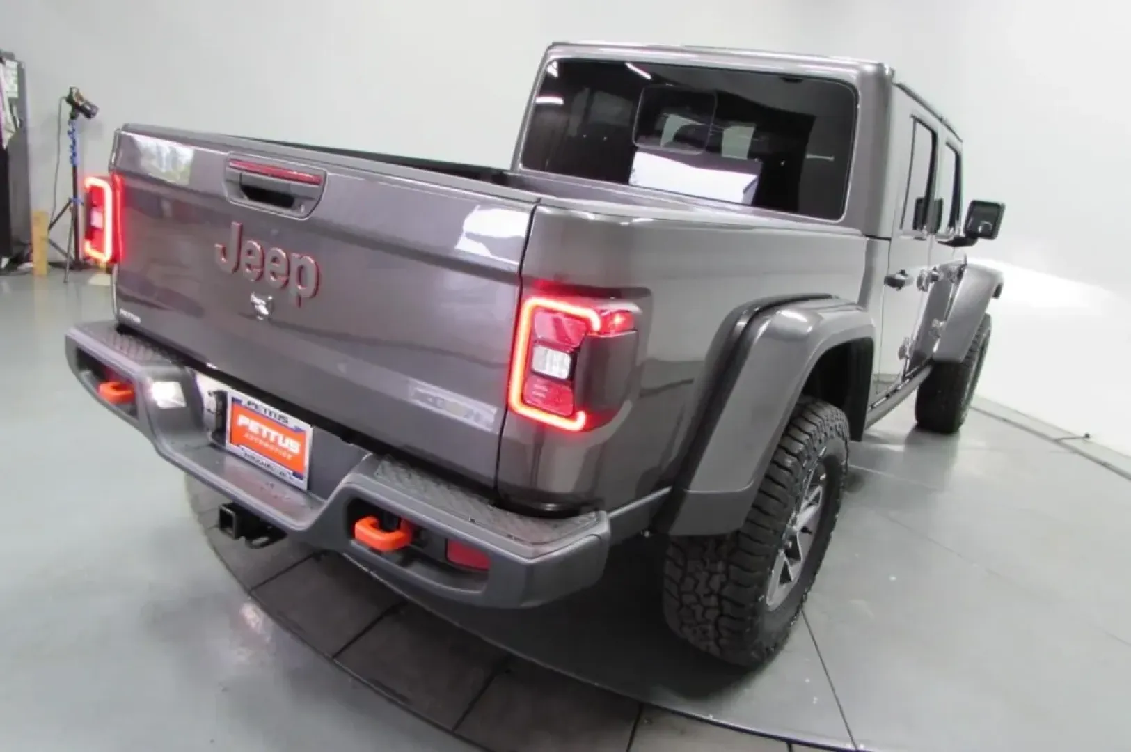 2025 /Black Jeep Gladiator Mojave (1C6RJTEG7SL) with an Other engine, Automatic transmission, located at 12830 Highway 21, De Soto, MO, 63020, (636) 337-7777, 38.153099, -90.573624 - **Unleash Your Adventurous Spirit with the 2025 Jeep Gladiator at Pettus CDJR DeSoto!**<br /> <br /> Are you ready to take on the open road, embark on thrilling weekend adventures, or tackle your daily commute with style and confidence? Look no further! The 2025 Jeep Gladiator, now available at Pett - Photo#7