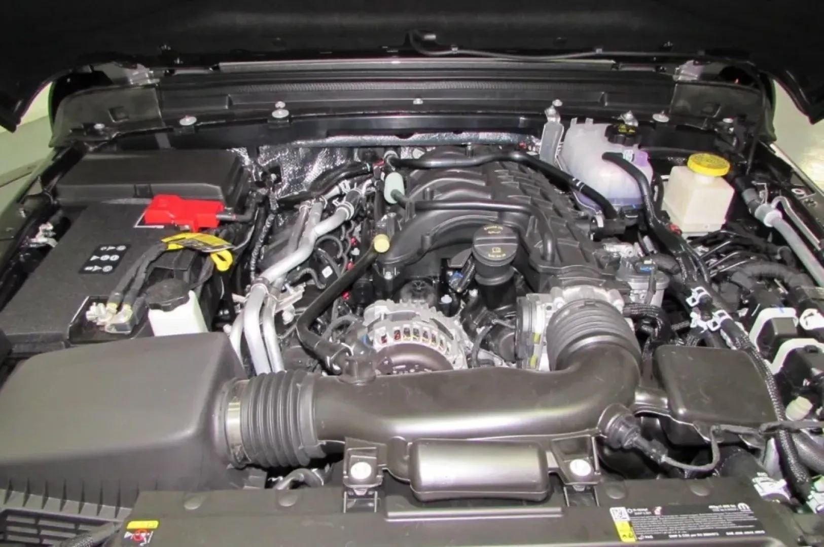 2025 /Black Jeep Gladiator Mojave (1C6RJTEG7SL) with an Other engine, Automatic transmission, located at 12830 Highway 21, De Soto, MO, 63020, (636) 337-7777, 38.153099, -90.573624 - **Unleash Your Adventurous Spirit with the 2025 Jeep Gladiator at Pettus CDJR DeSoto!**<br /> <br /> Are you ready to take on the open road, embark on thrilling weekend adventures, or tackle your daily commute with style and confidence? Look no further! The 2025 Jeep Gladiator, now available at Pett - Photo#9